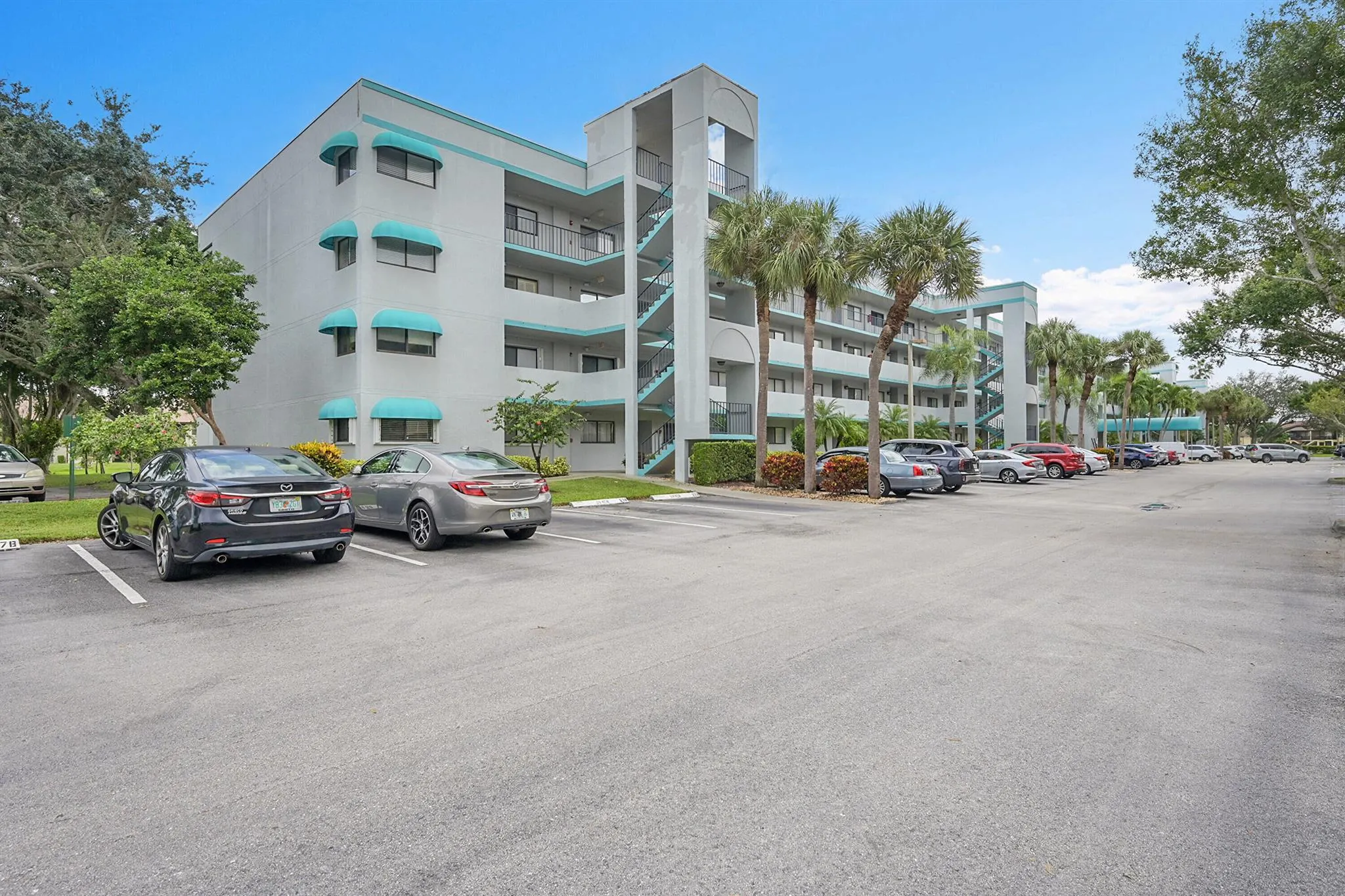4725 Lucerne Lakes Boulevard E, #411