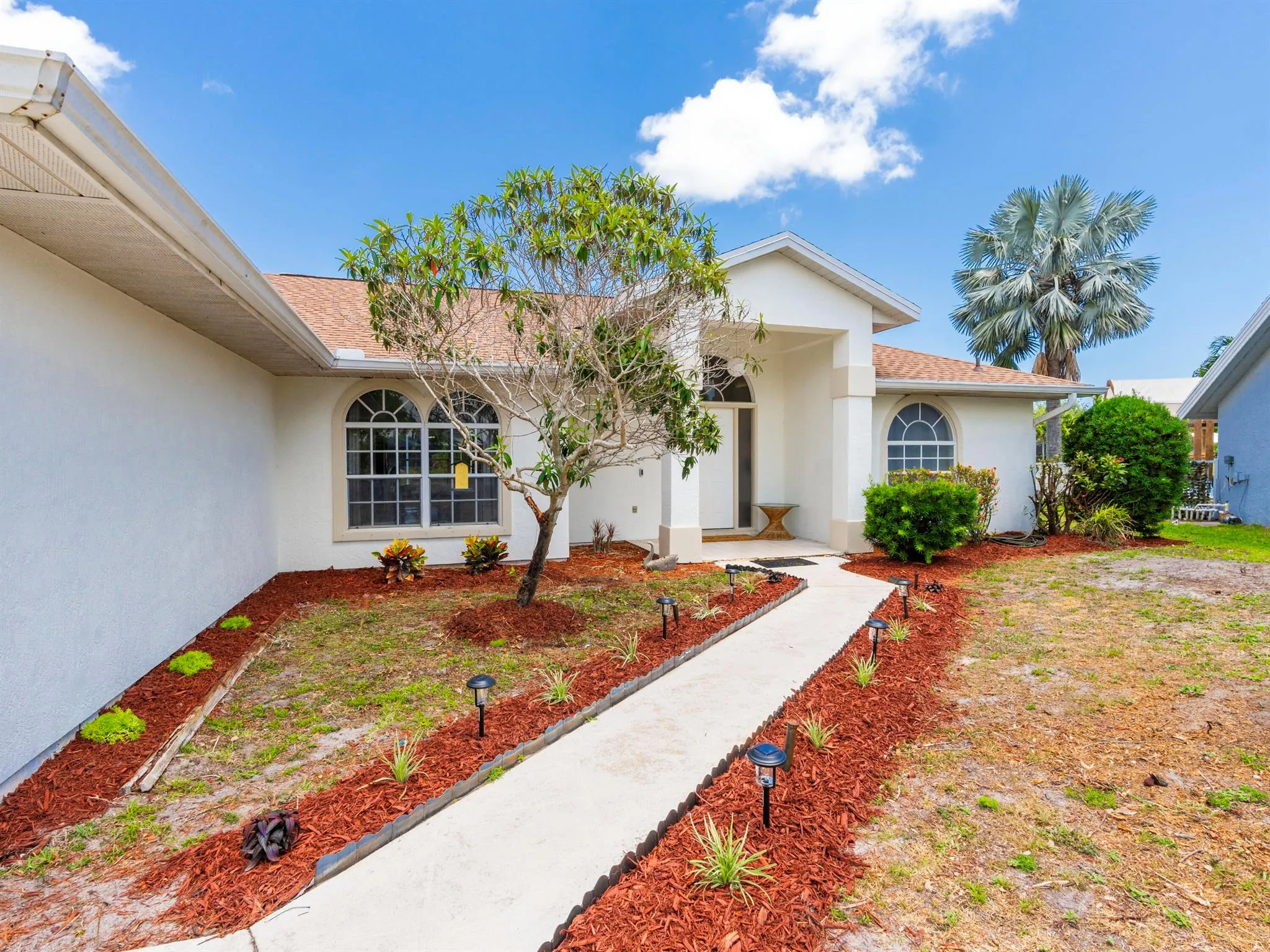 1123 SW Oak Hollow Court