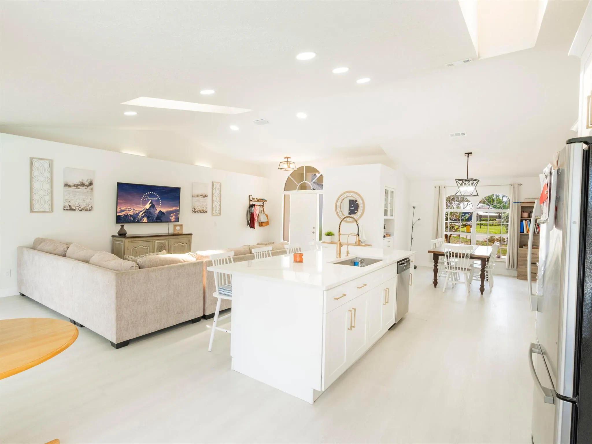 1123 SW Oak Hollow Court
