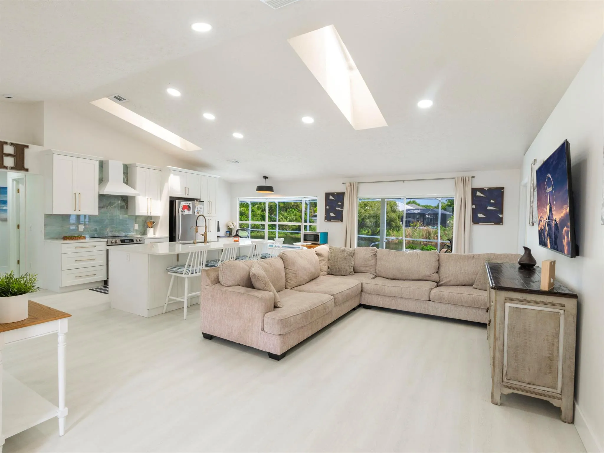1123 SW Oak Hollow Court