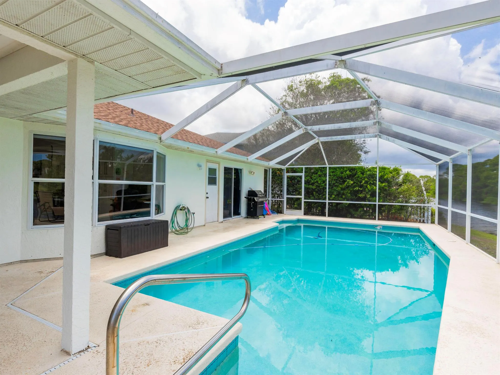 1123 SW Oak Hollow Court