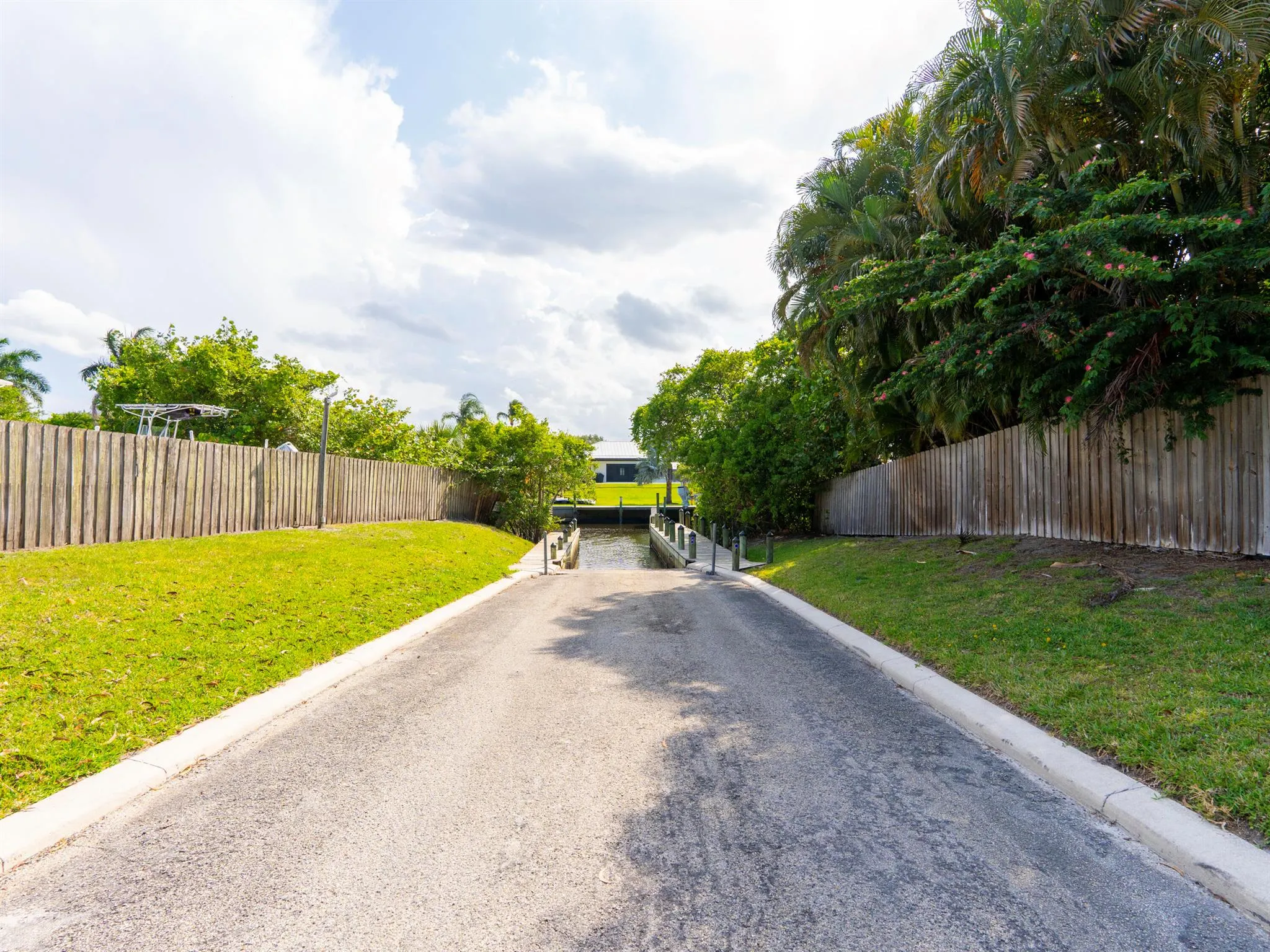 1123 SW Oak Hollow Court