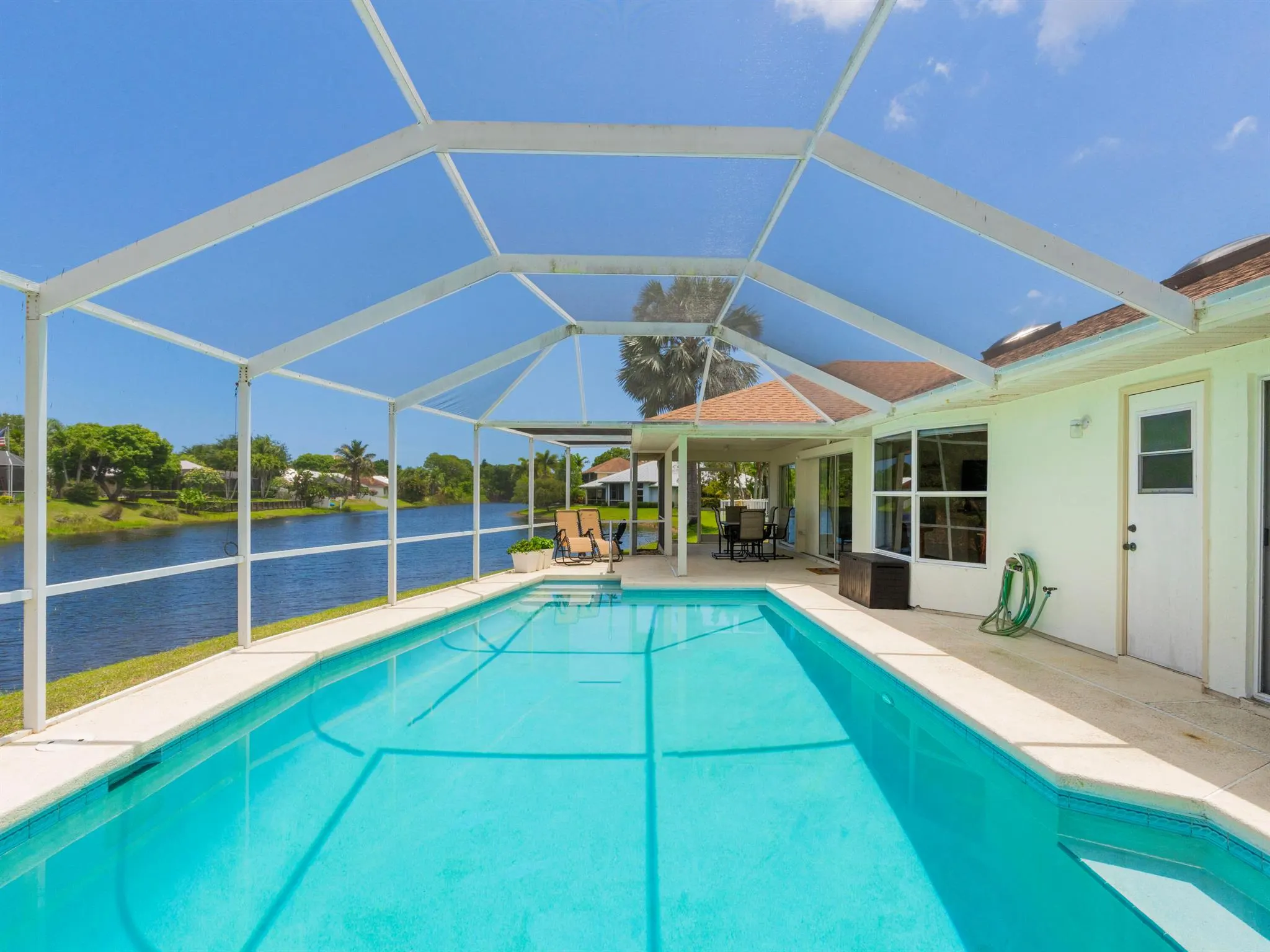 1123 SW Oak Hollow Court