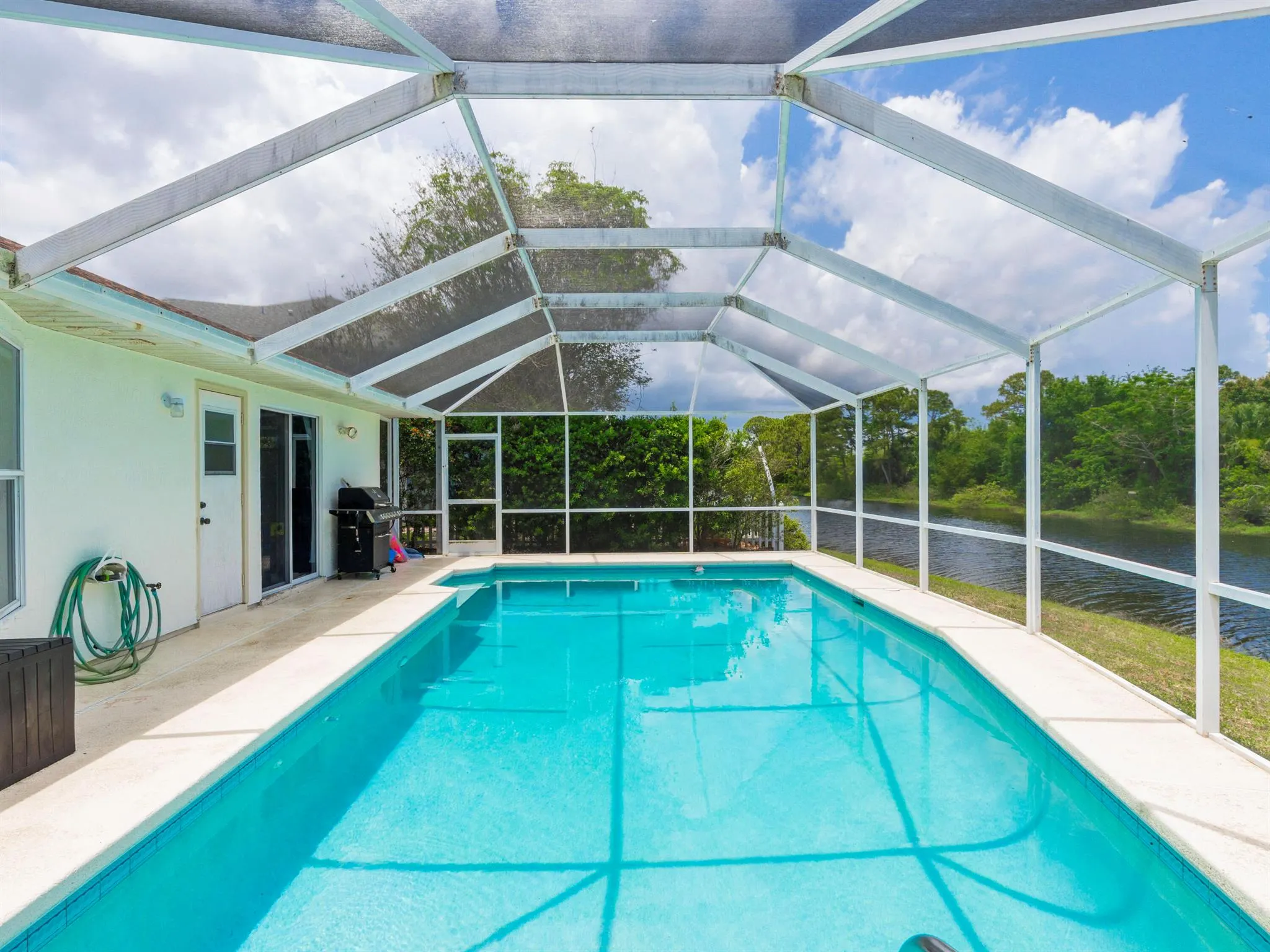 1123 SW Oak Hollow Court