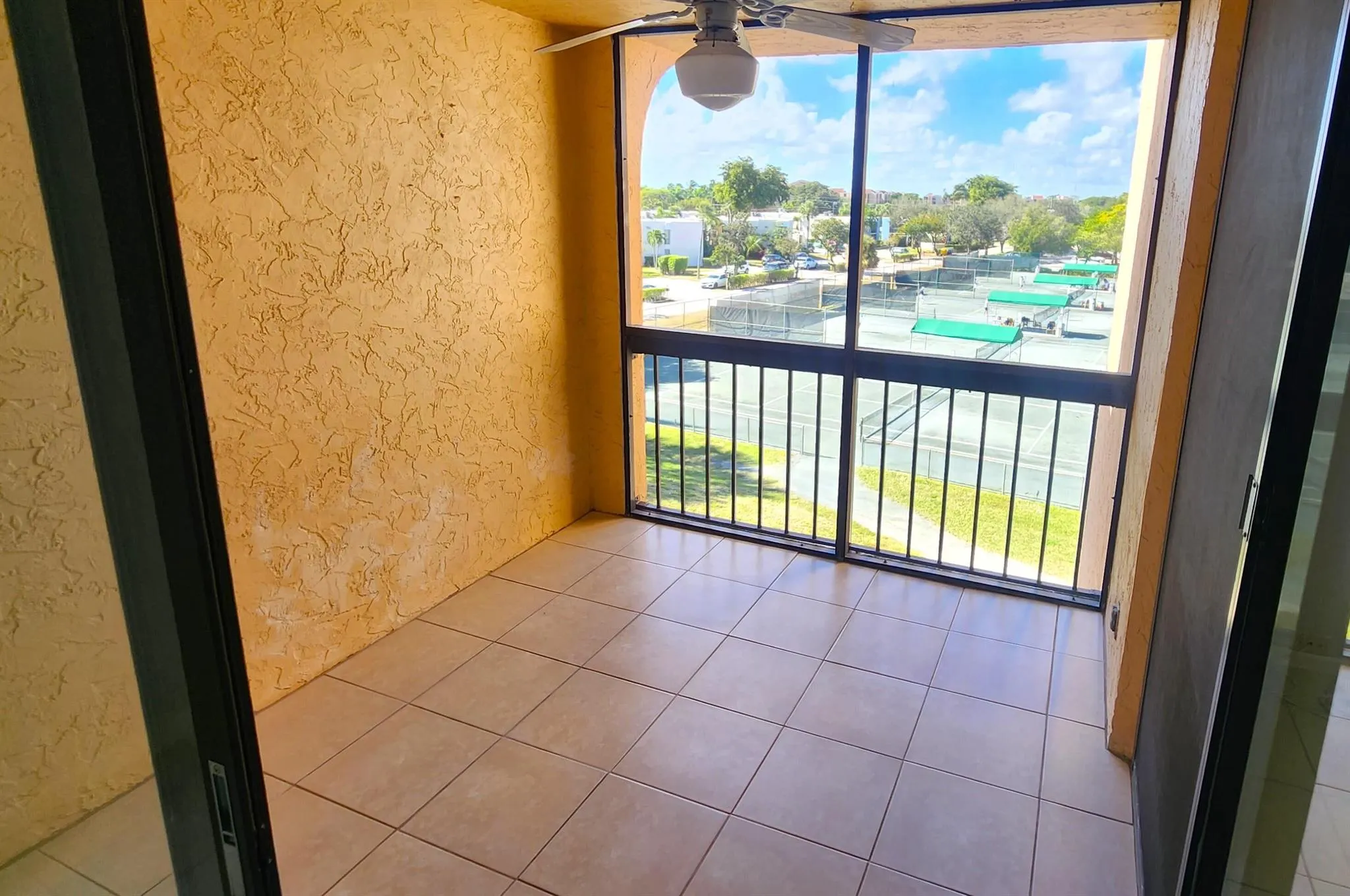 450 Egret Circle, #9404