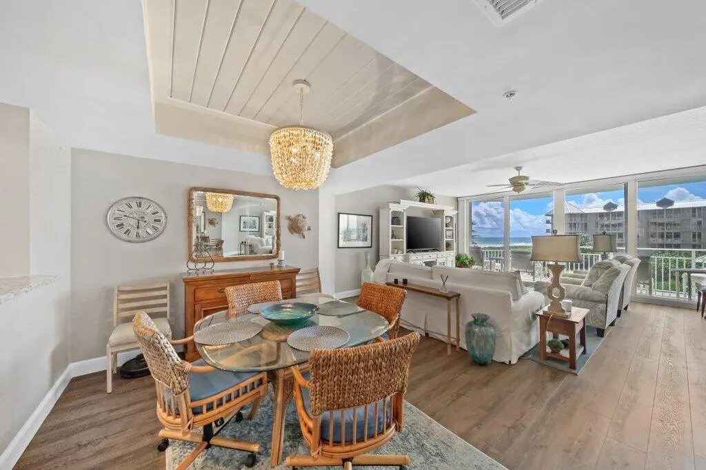 579 NE Plantation Road, #N207