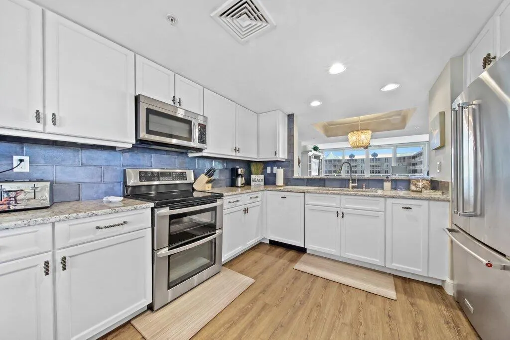 579 NE Plantation Road, #N207
