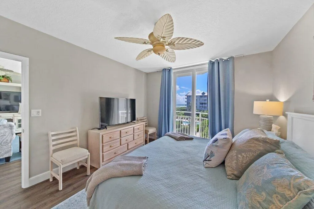 579 NE Plantation Road, #N207
