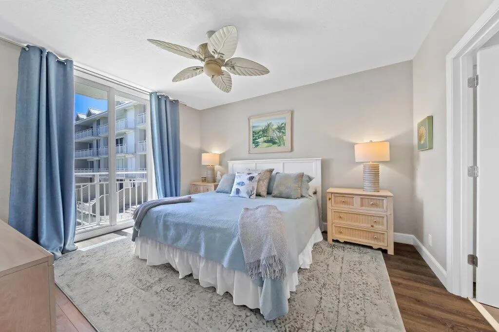 579 NE Plantation Road, #N207