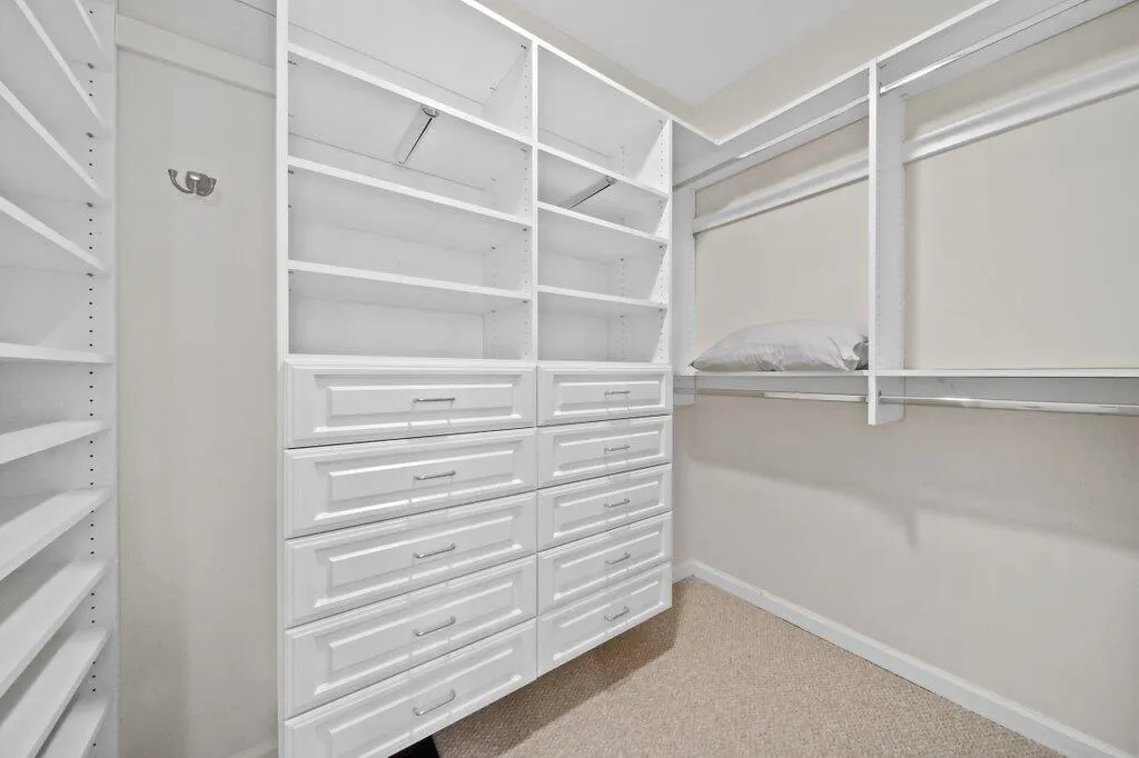 579 NE Plantation Road, #N207