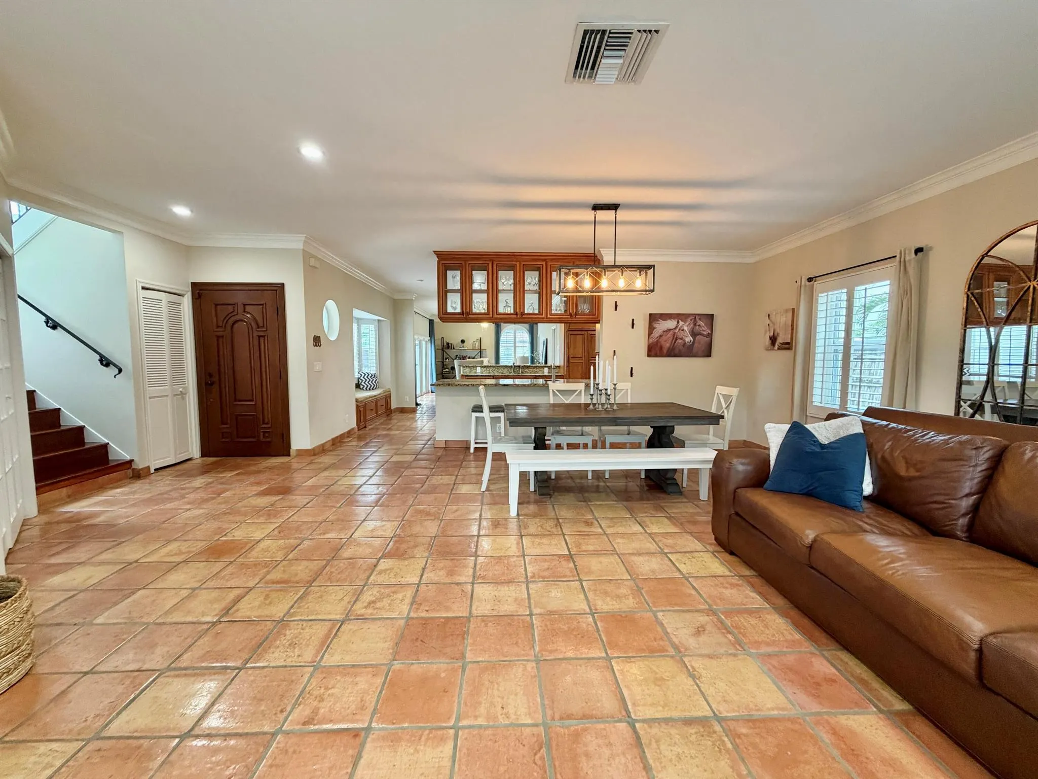 6401 Travis Road