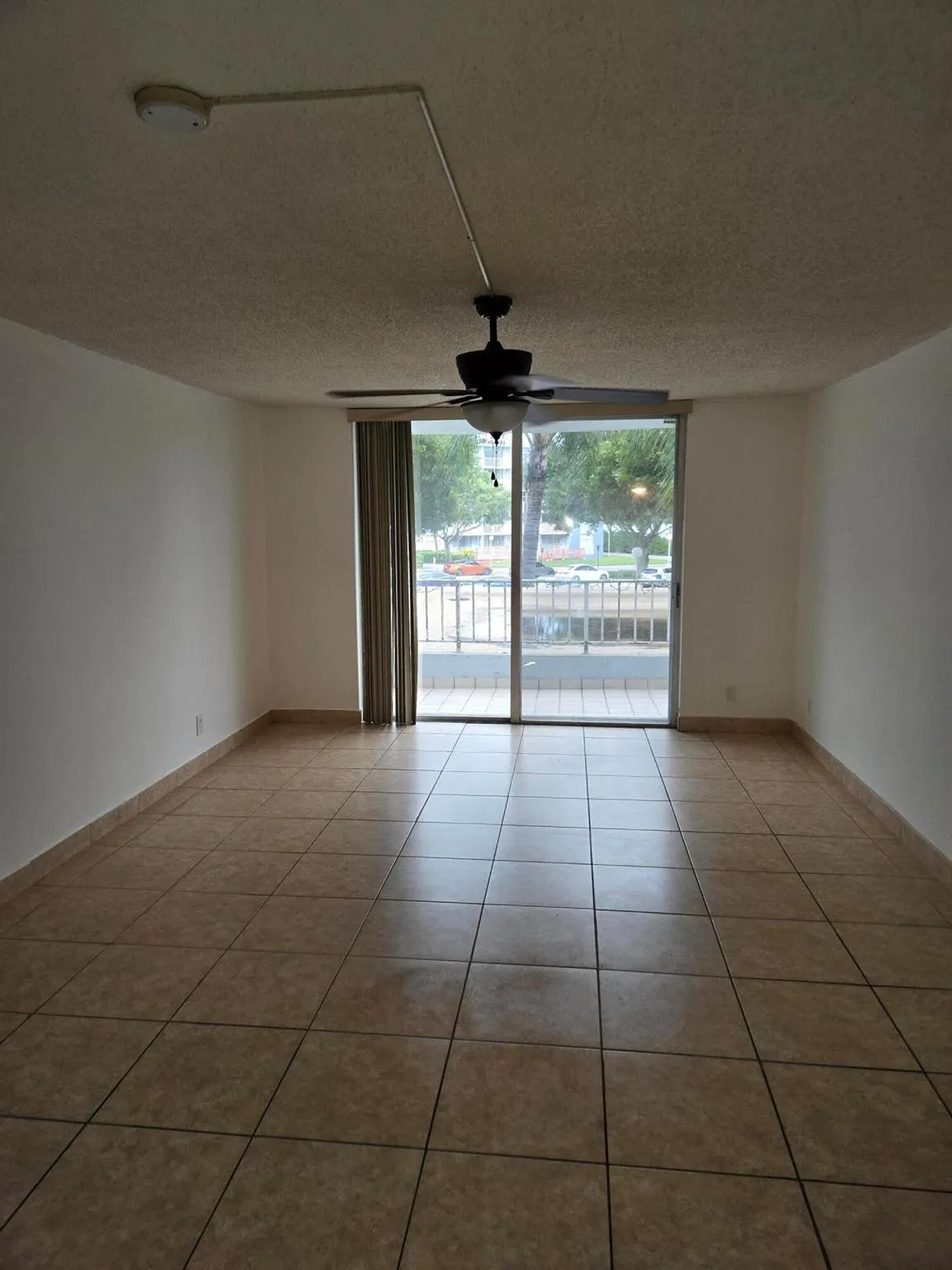 500 Executive Center Drive, #2k