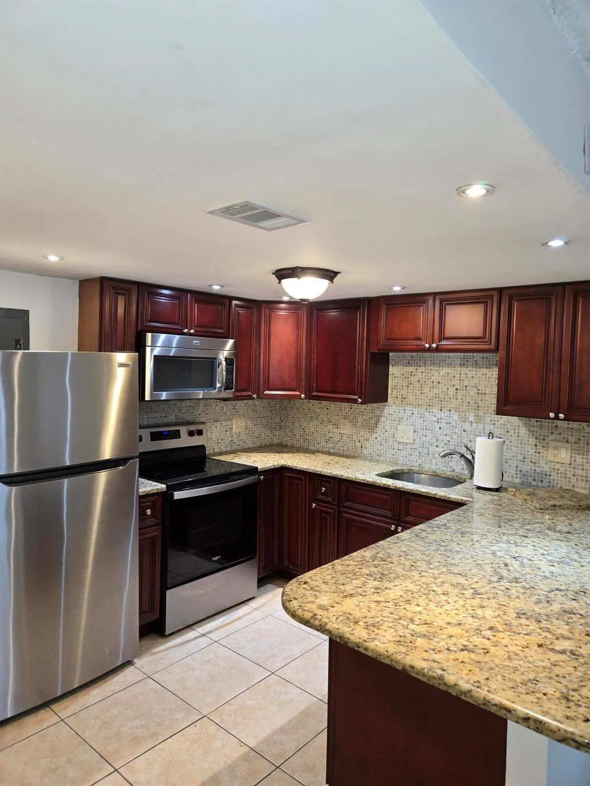500 Executive Center Drive, #2k