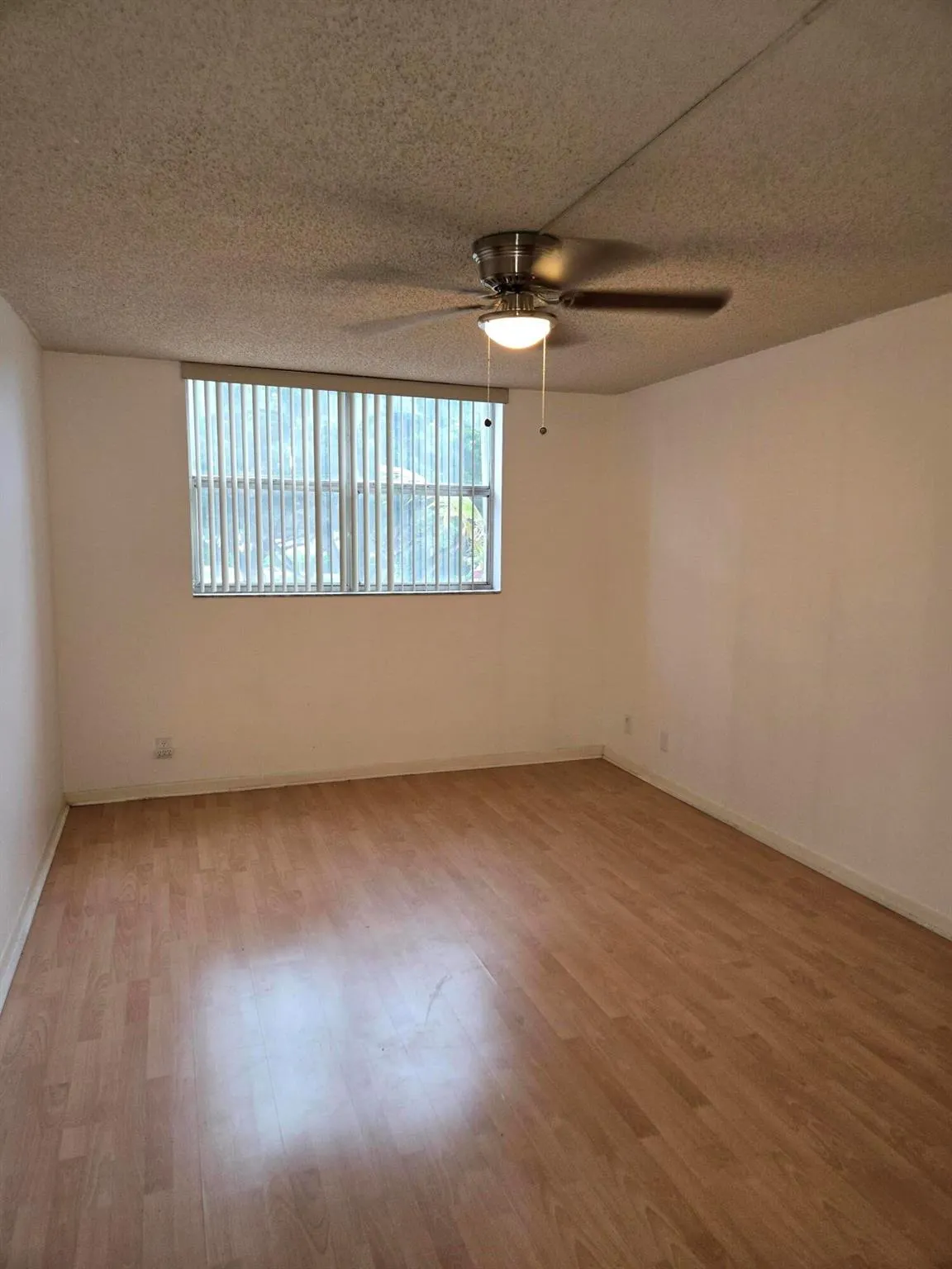 500 Executive Center Drive, #2k