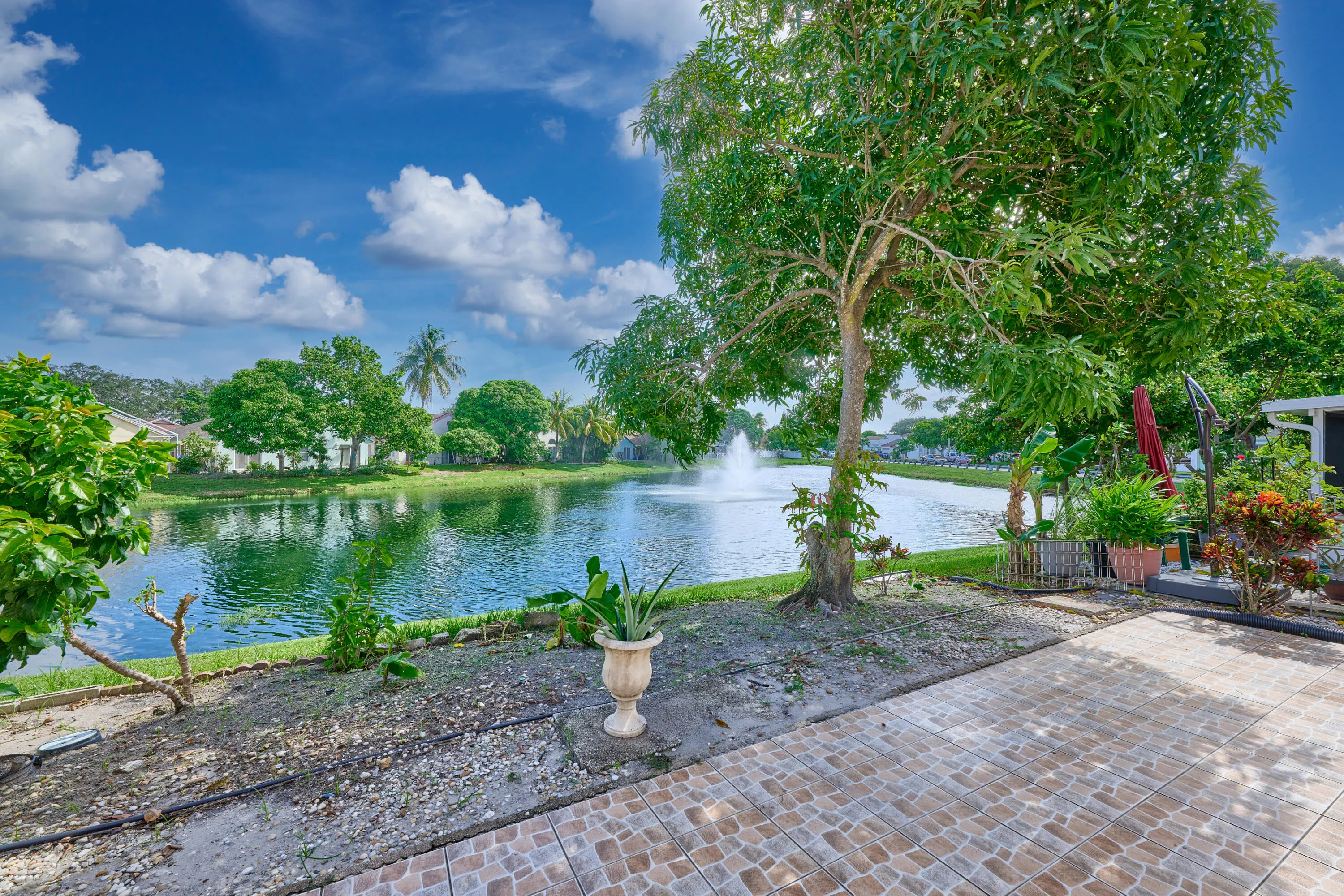 1348 W Glen Oak Road