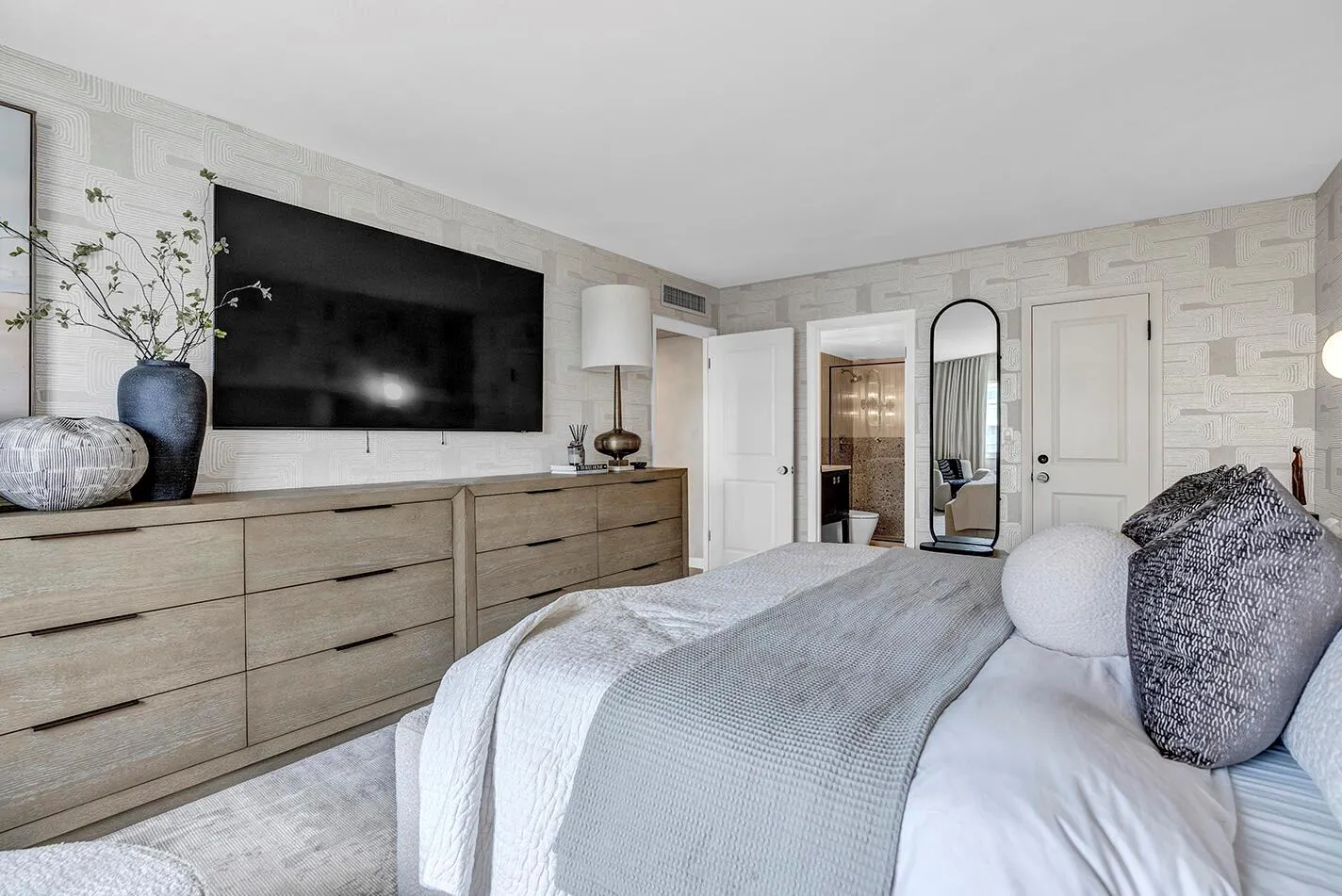 340 Sunset Drive, #505