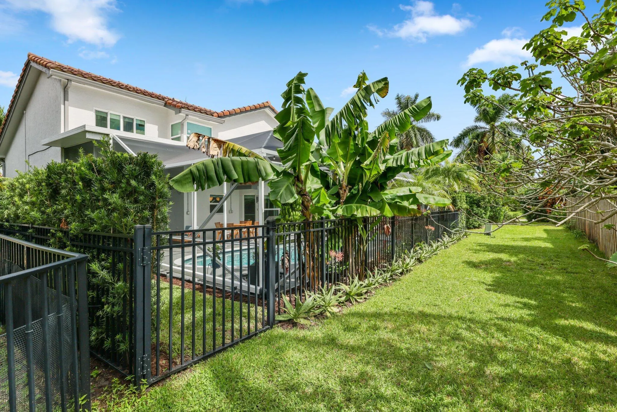 8555 Tourmaline Boulevard
