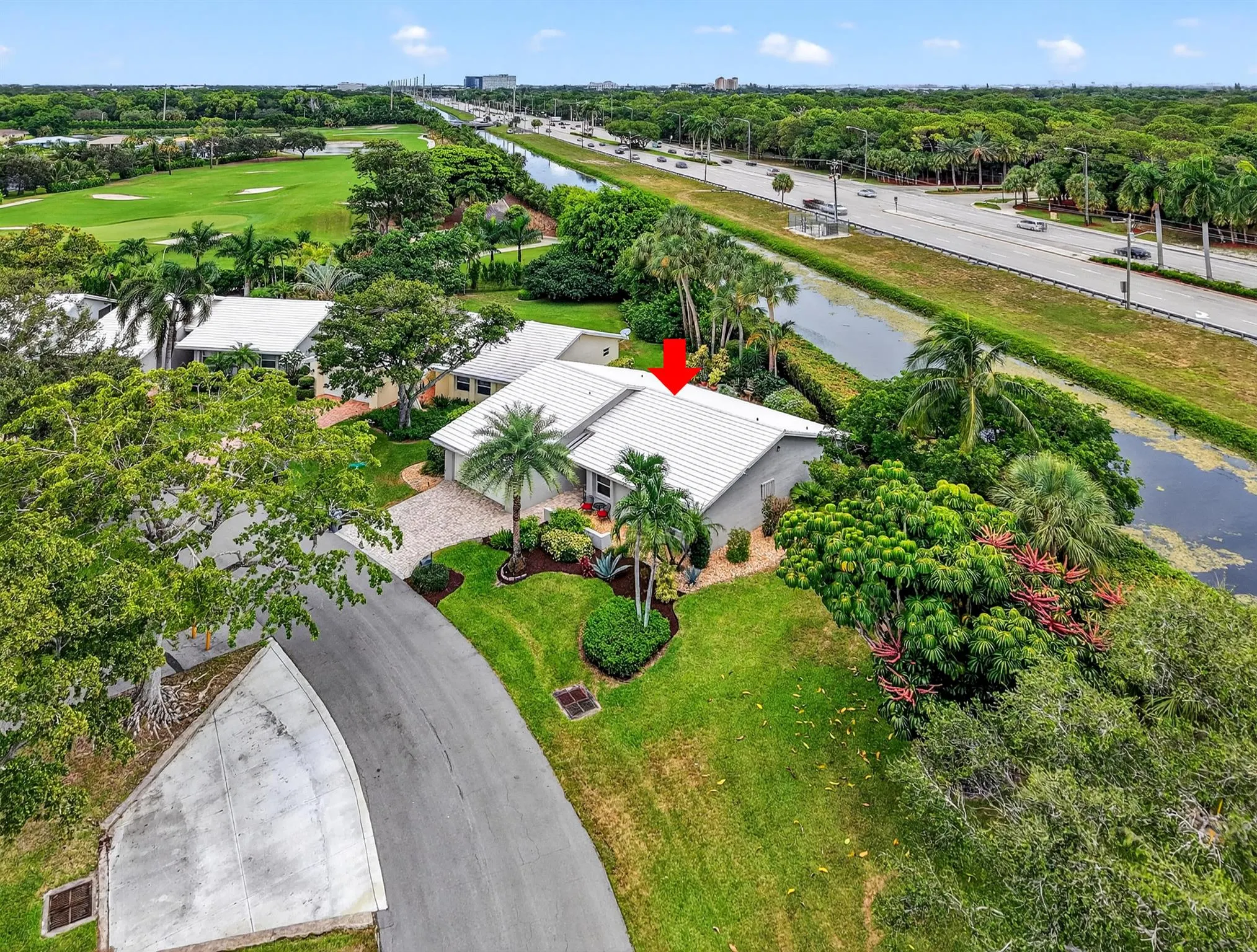 5527 Cameo Drive N