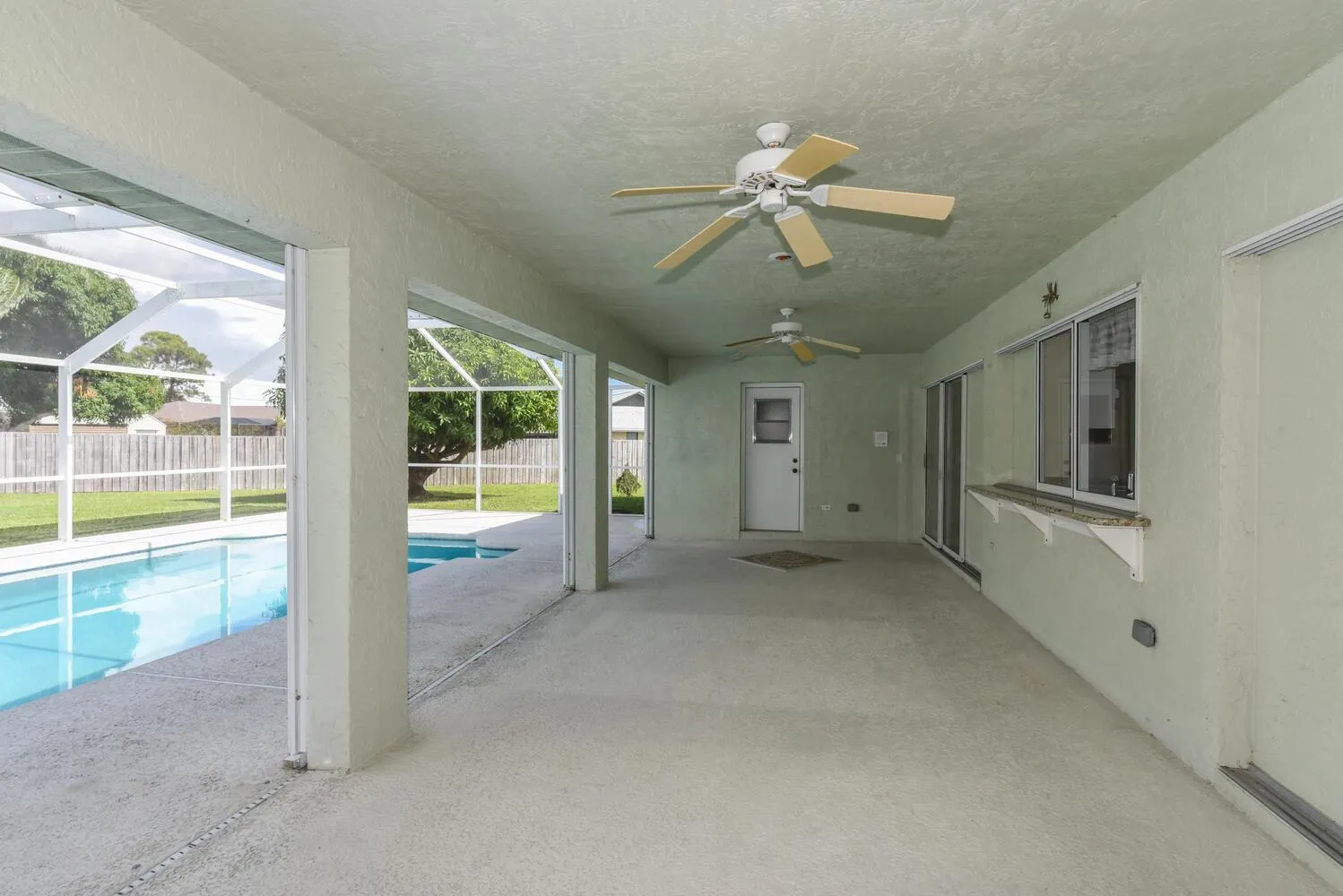 3041 SE Dalhart Road