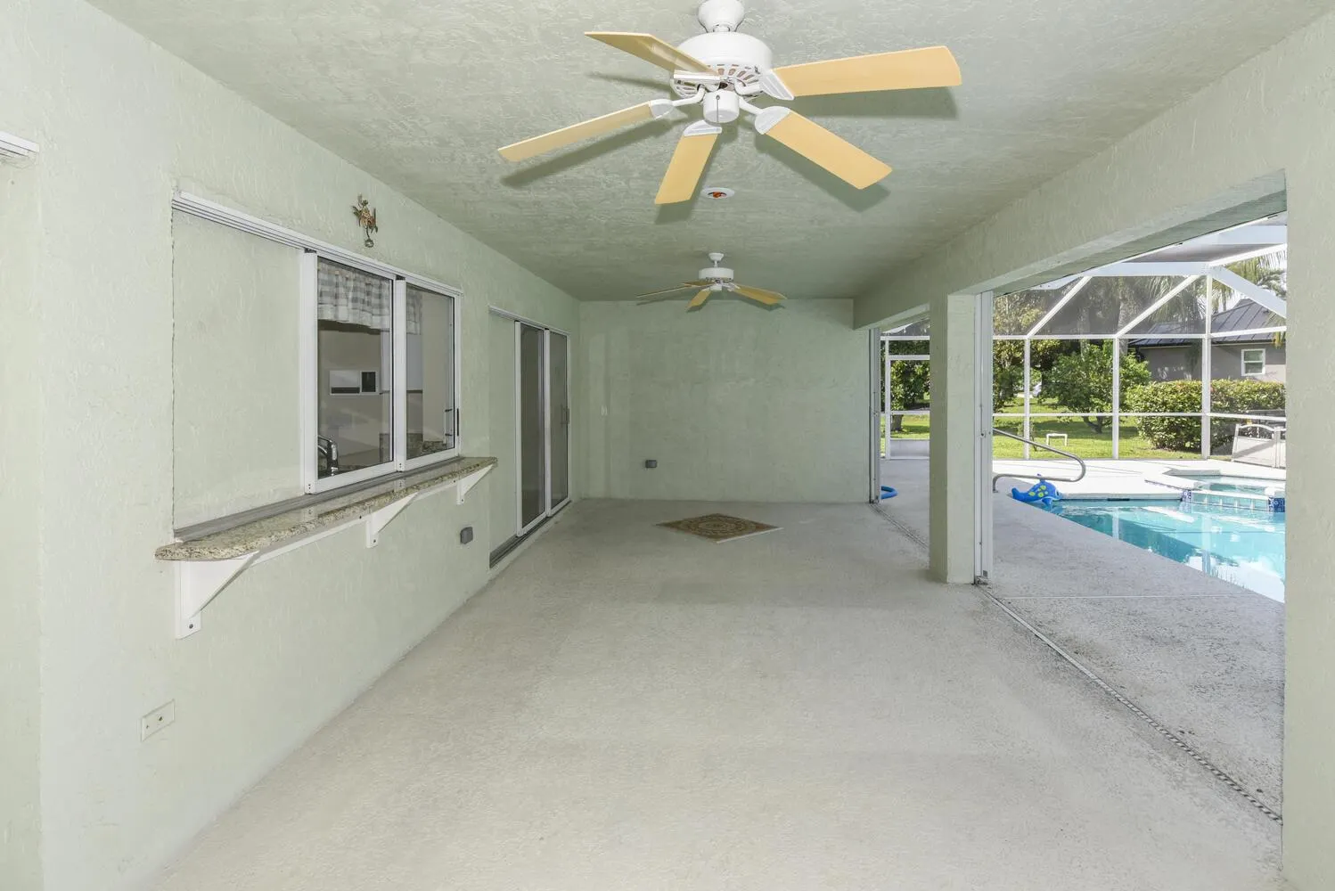 3041 SE Dalhart Road