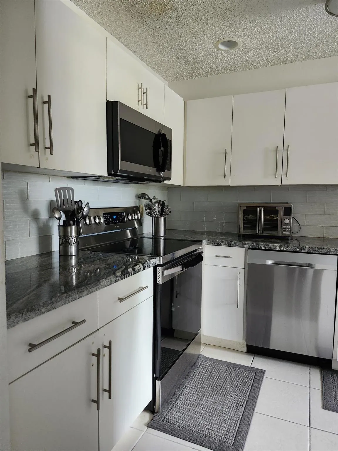 1141 Calamondin Terrace, #101