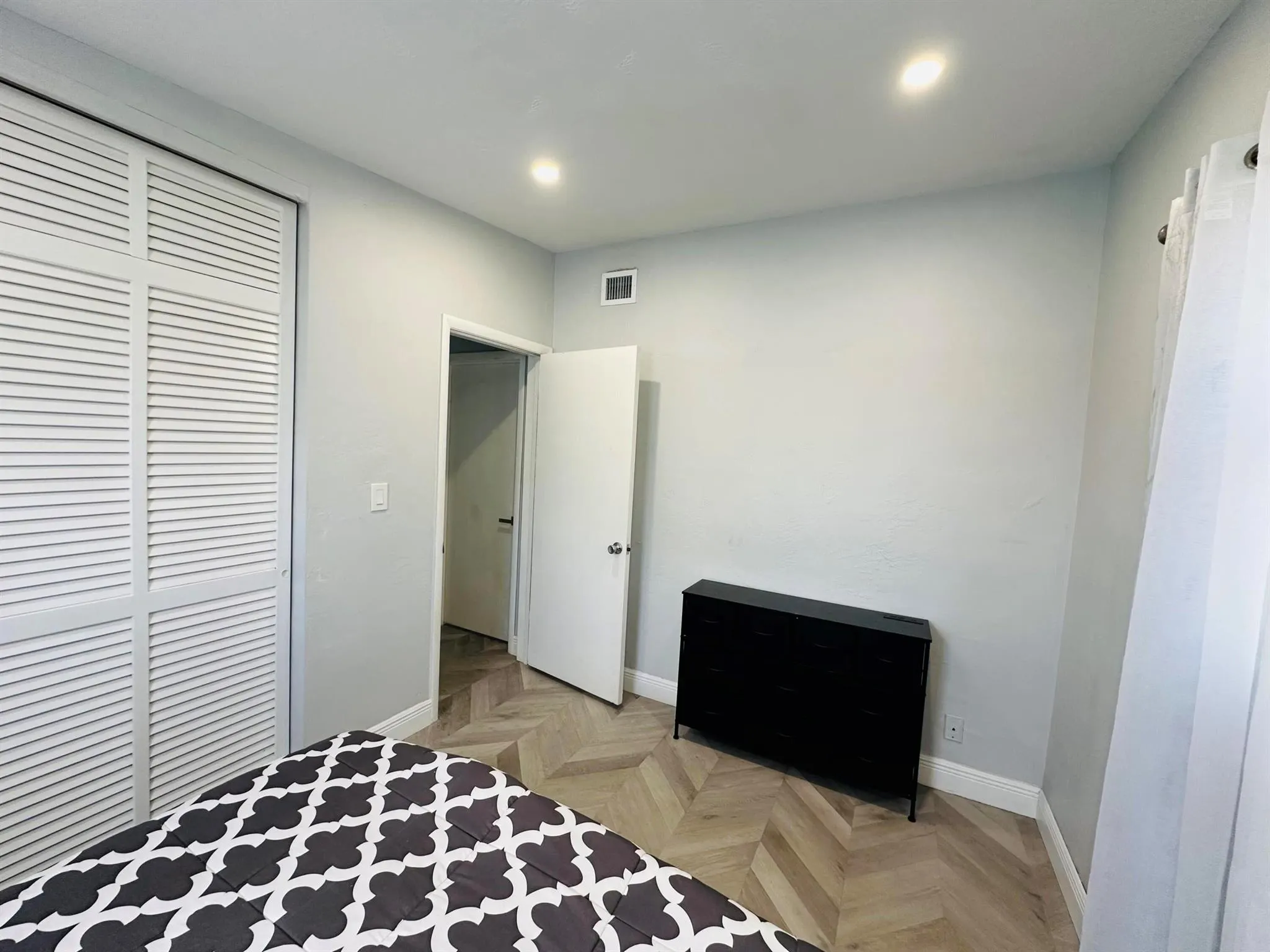 1865 W Chatham Road