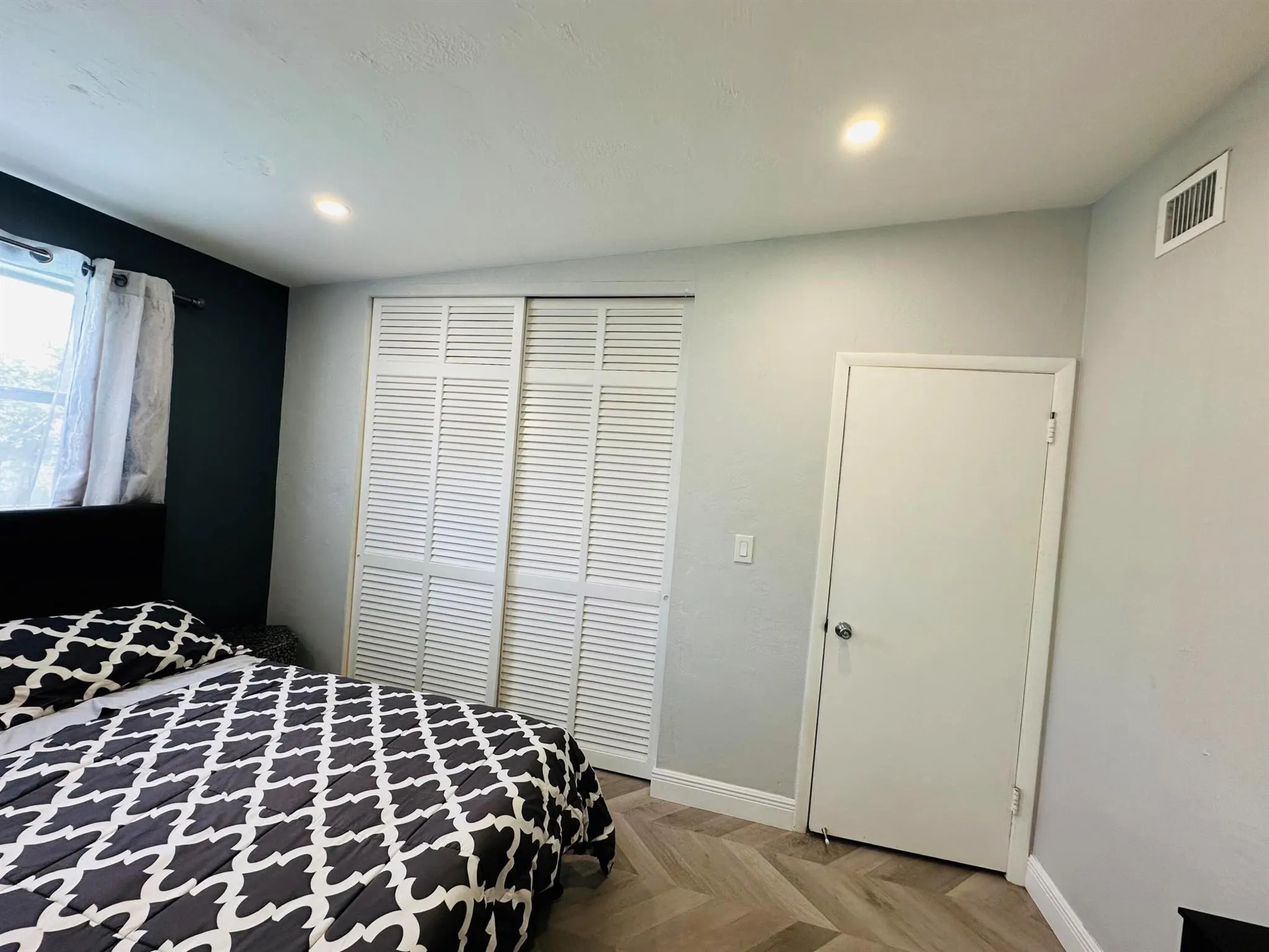 1865 W Chatham Road