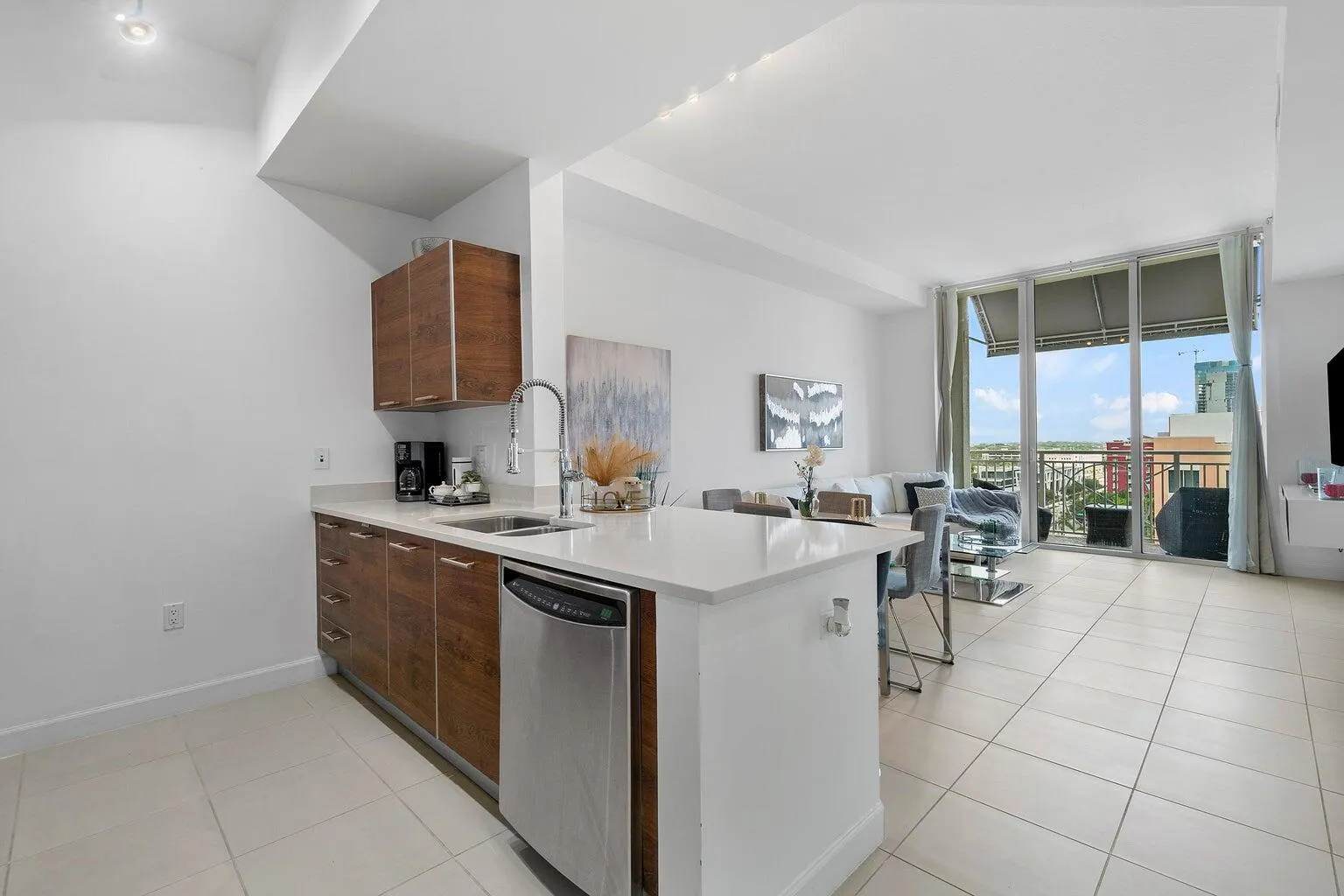 480 Hibiscus Street, #1003