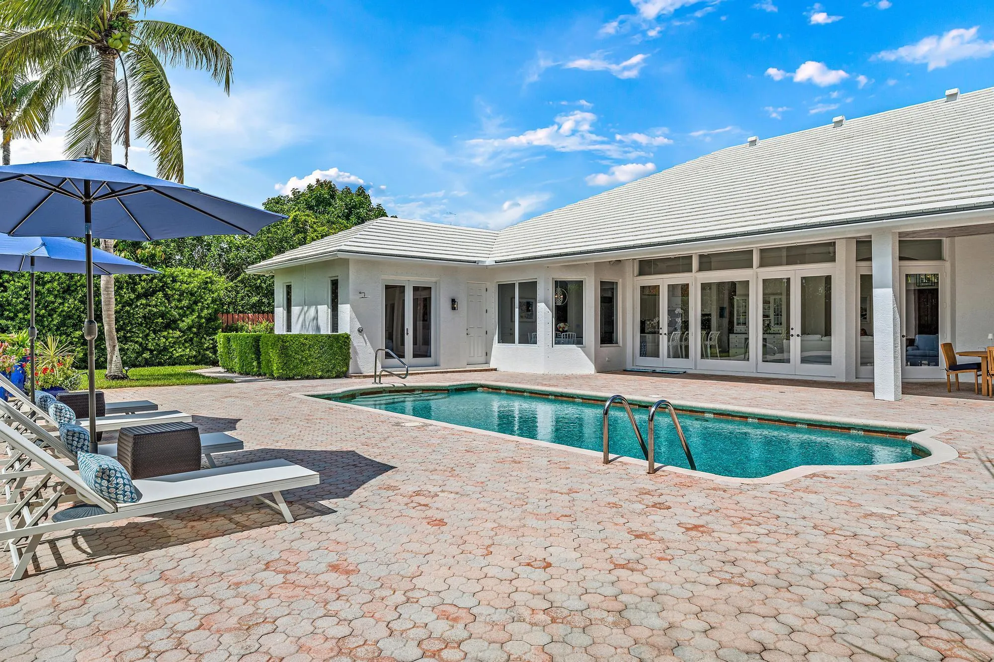 839 Country Club Drive