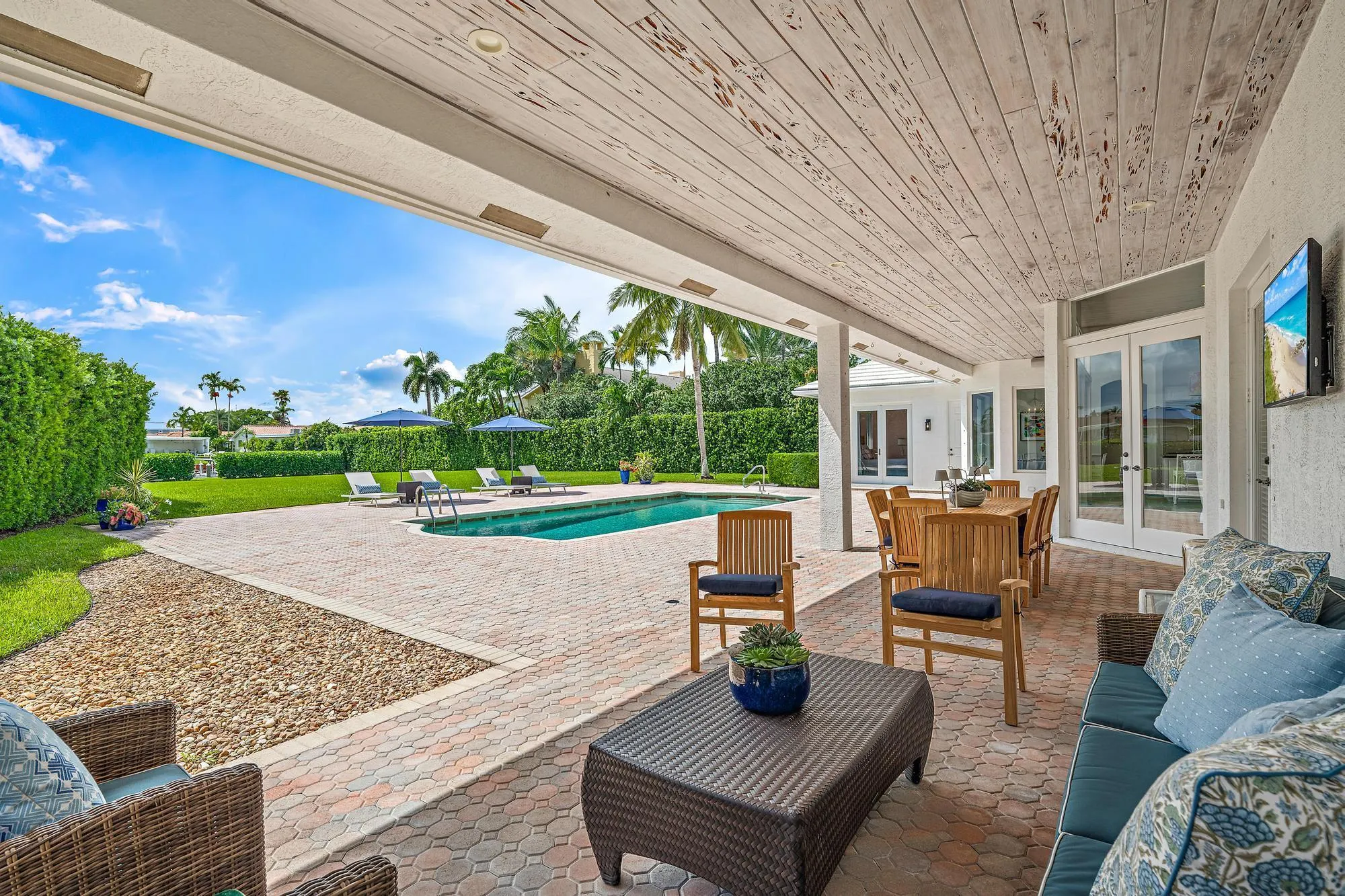 839 Country Club Drive