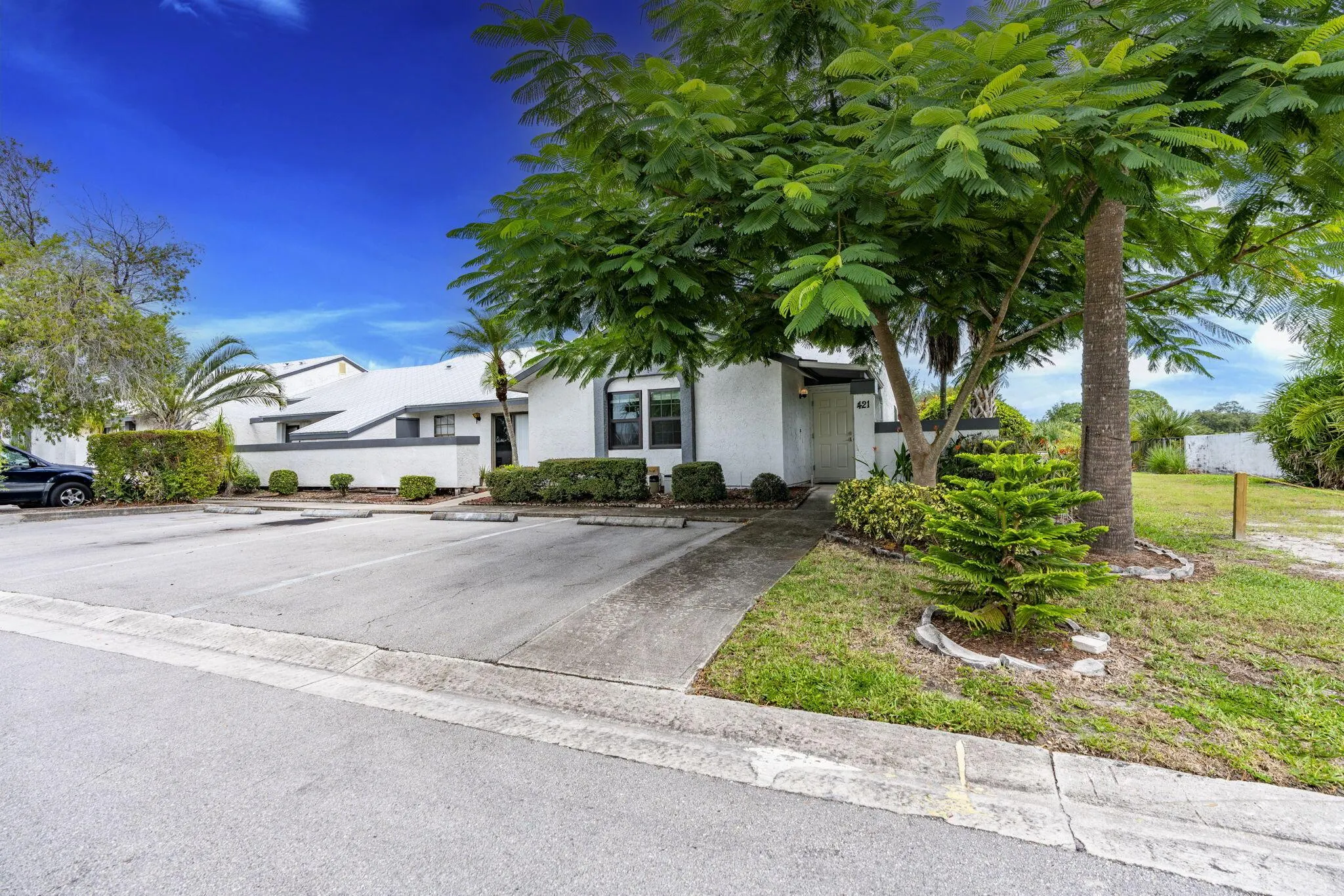 421 SW Bill Traitel Avenue