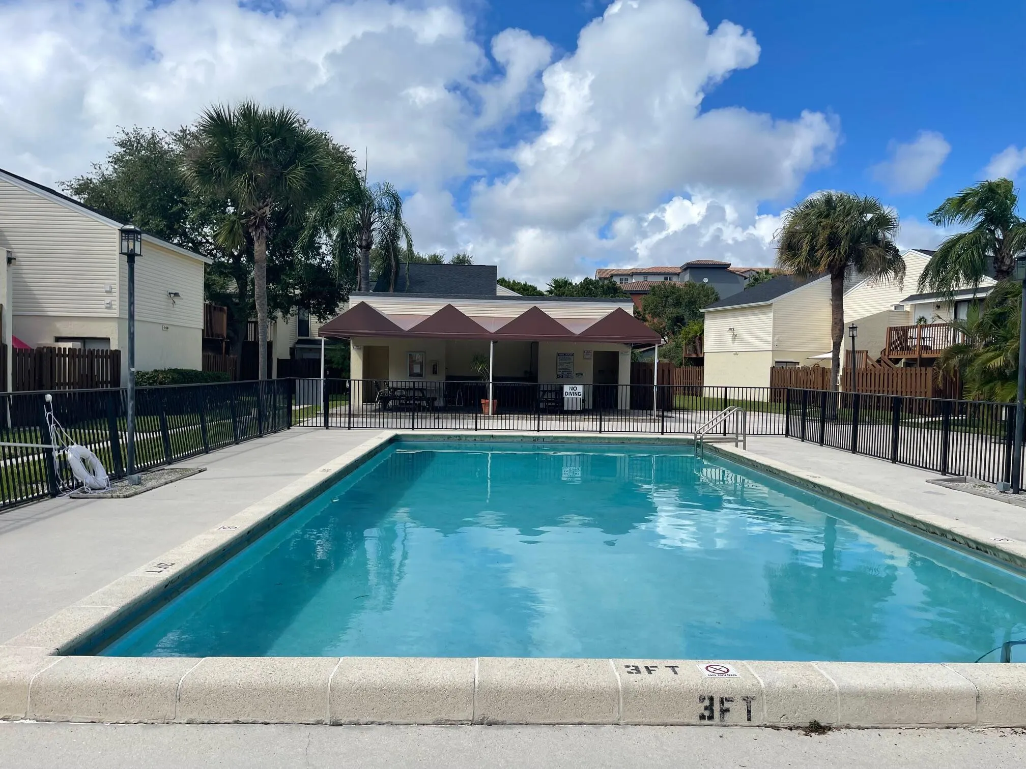635 Executive Center Drive, #M-207