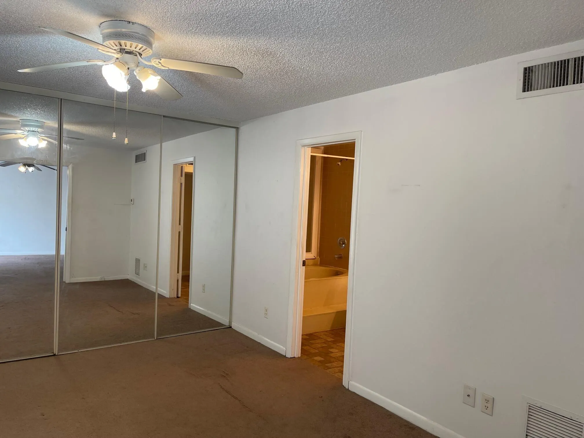 635 Executive Center Drive, #M-207
