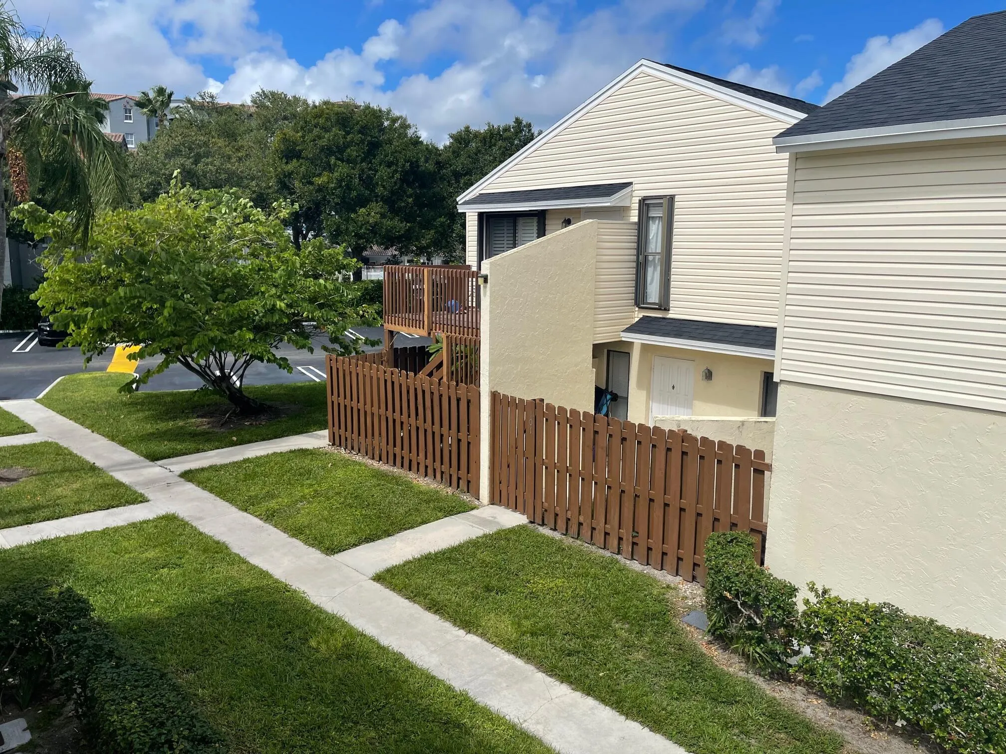 635 Executive Center Drive, #M-207
