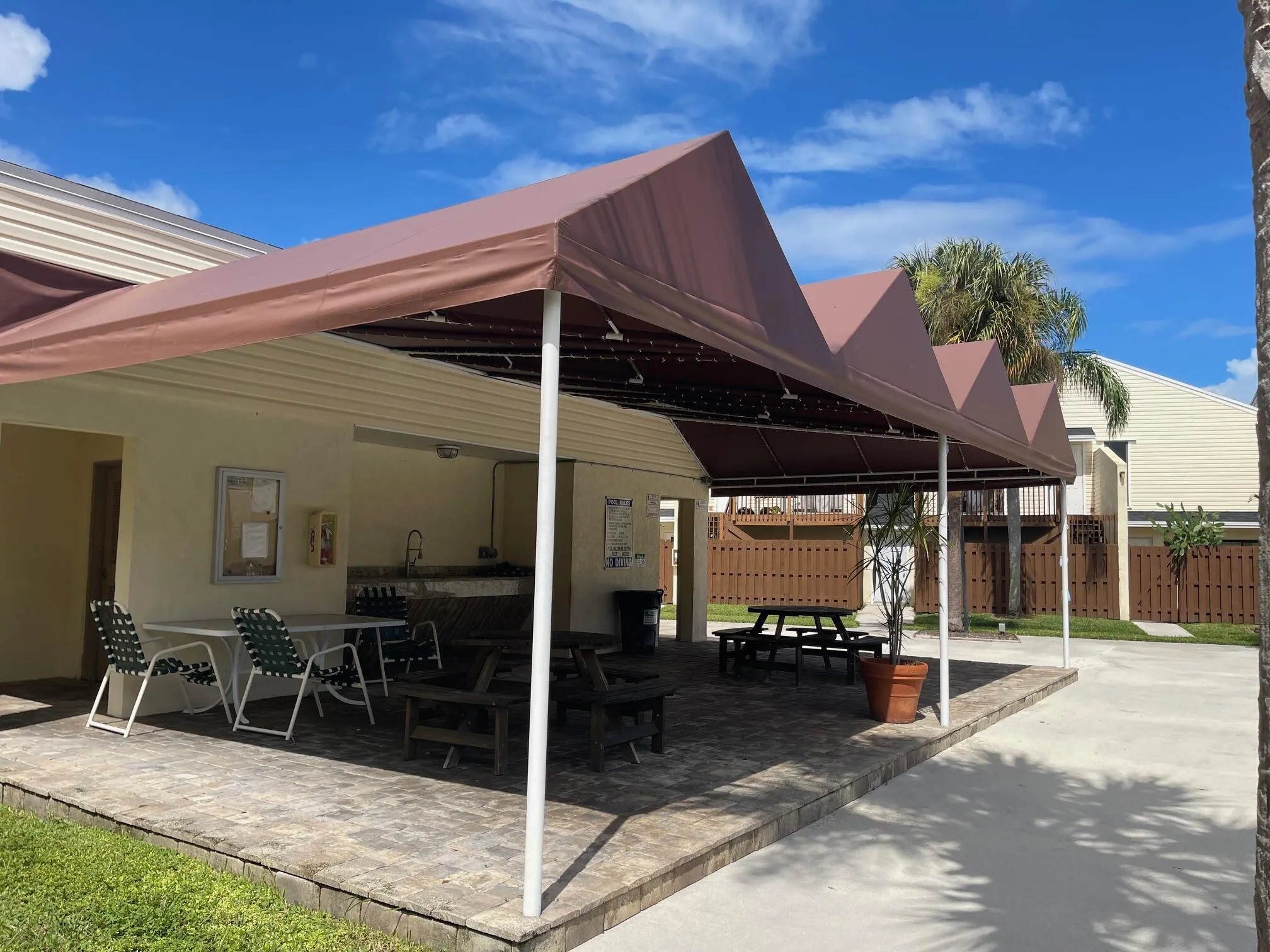 635 Executive Center Drive, #M-207