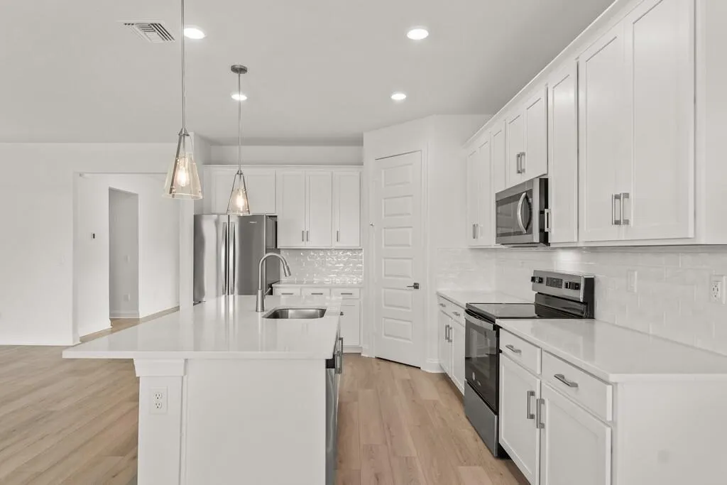 5684 Hampton Park Circle