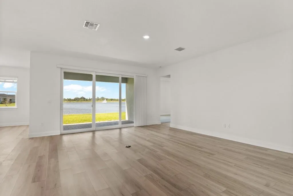 5684 Hampton Park Circle