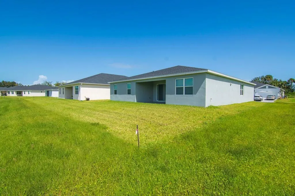 5684 Hampton Park Circle