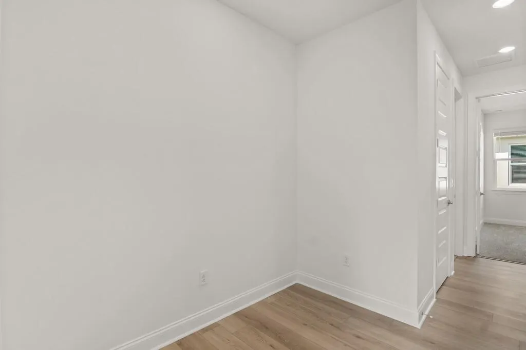 5684 Hampton Park Circle