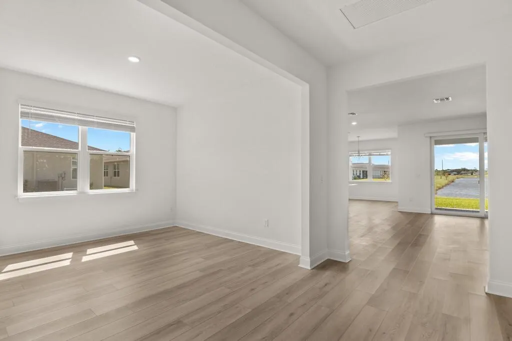 5684 Hampton Park Circle