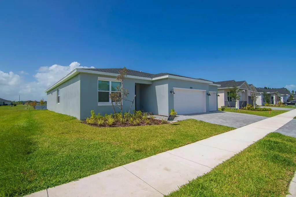5684 Hampton Park Circle