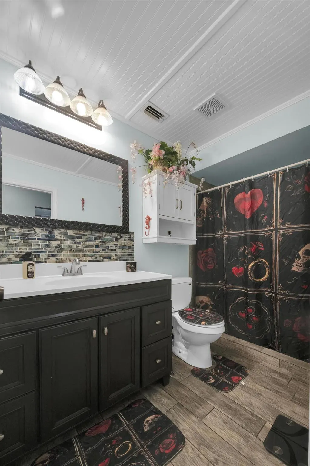 2718 SE Buccaneer Circle