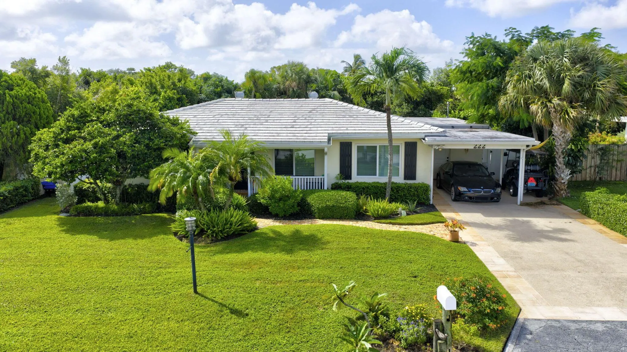 222 S Seacrest Circle