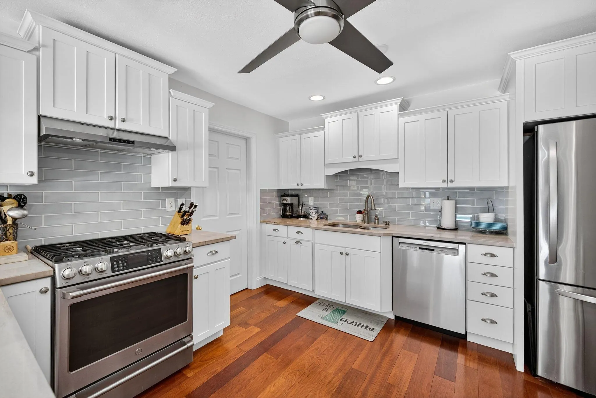222 S Seacrest Circle