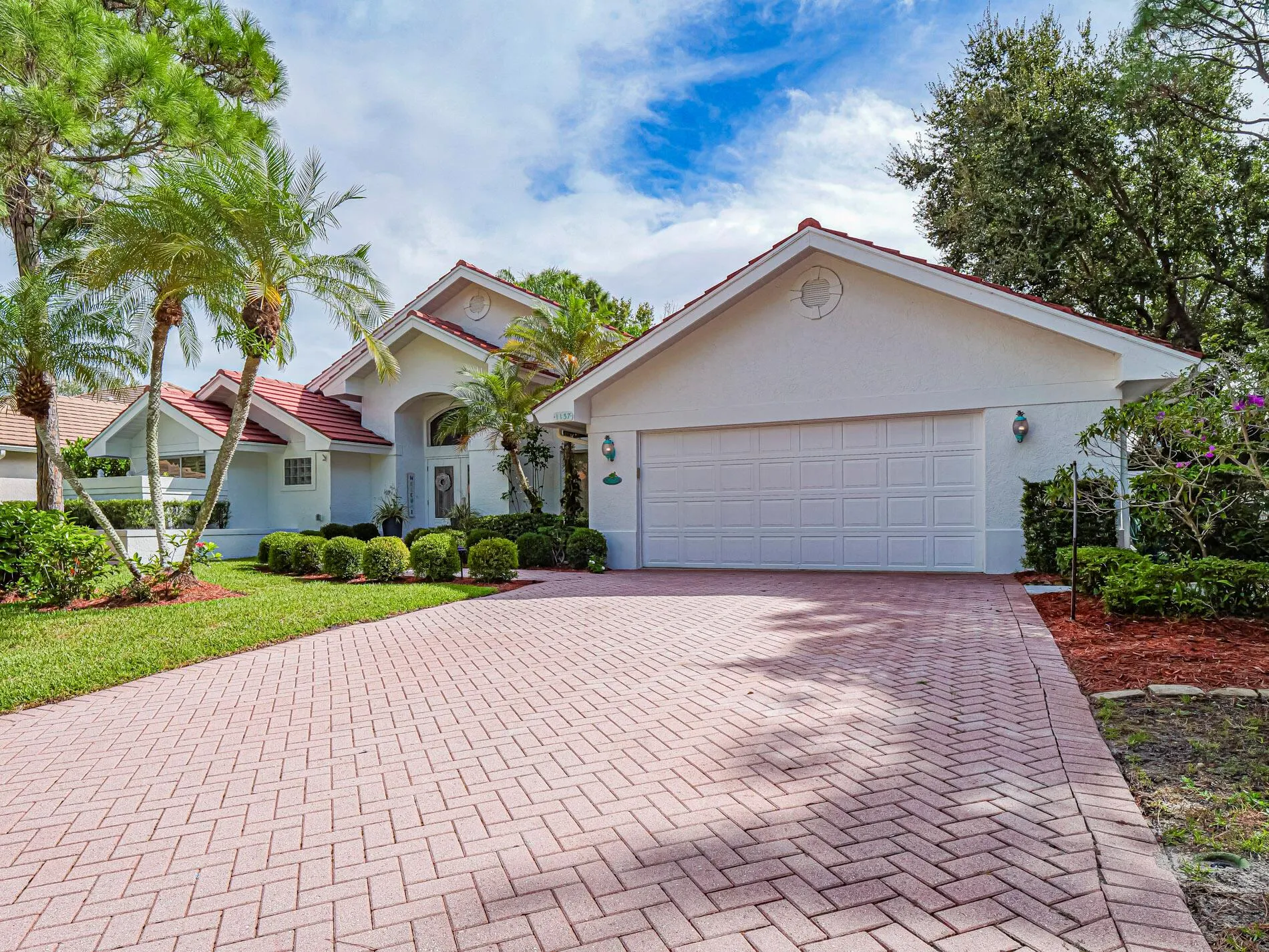 1137 SW Lighthouse Drive