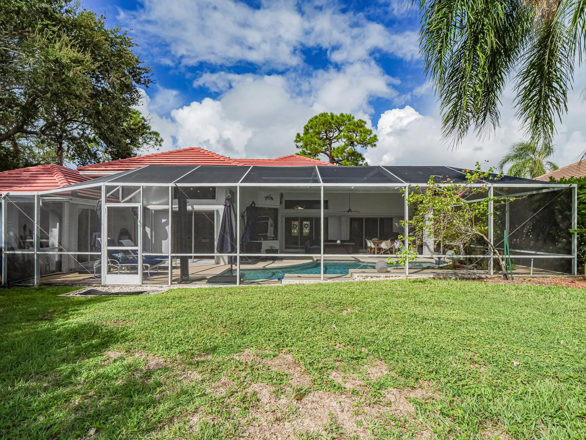 1137 SW Lighthouse Drive