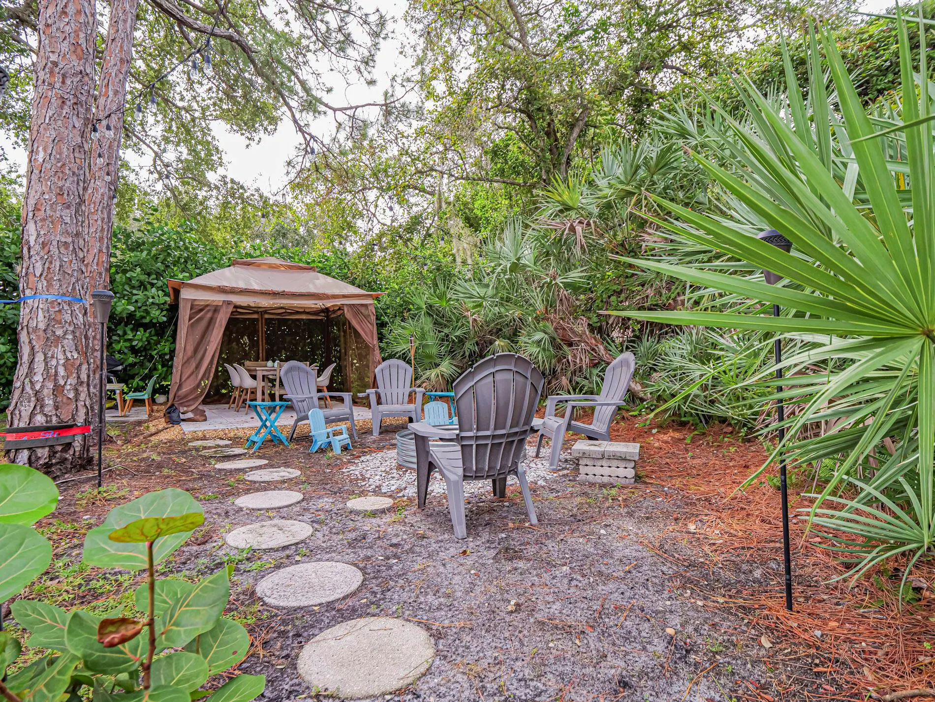 1137 SW Lighthouse Drive