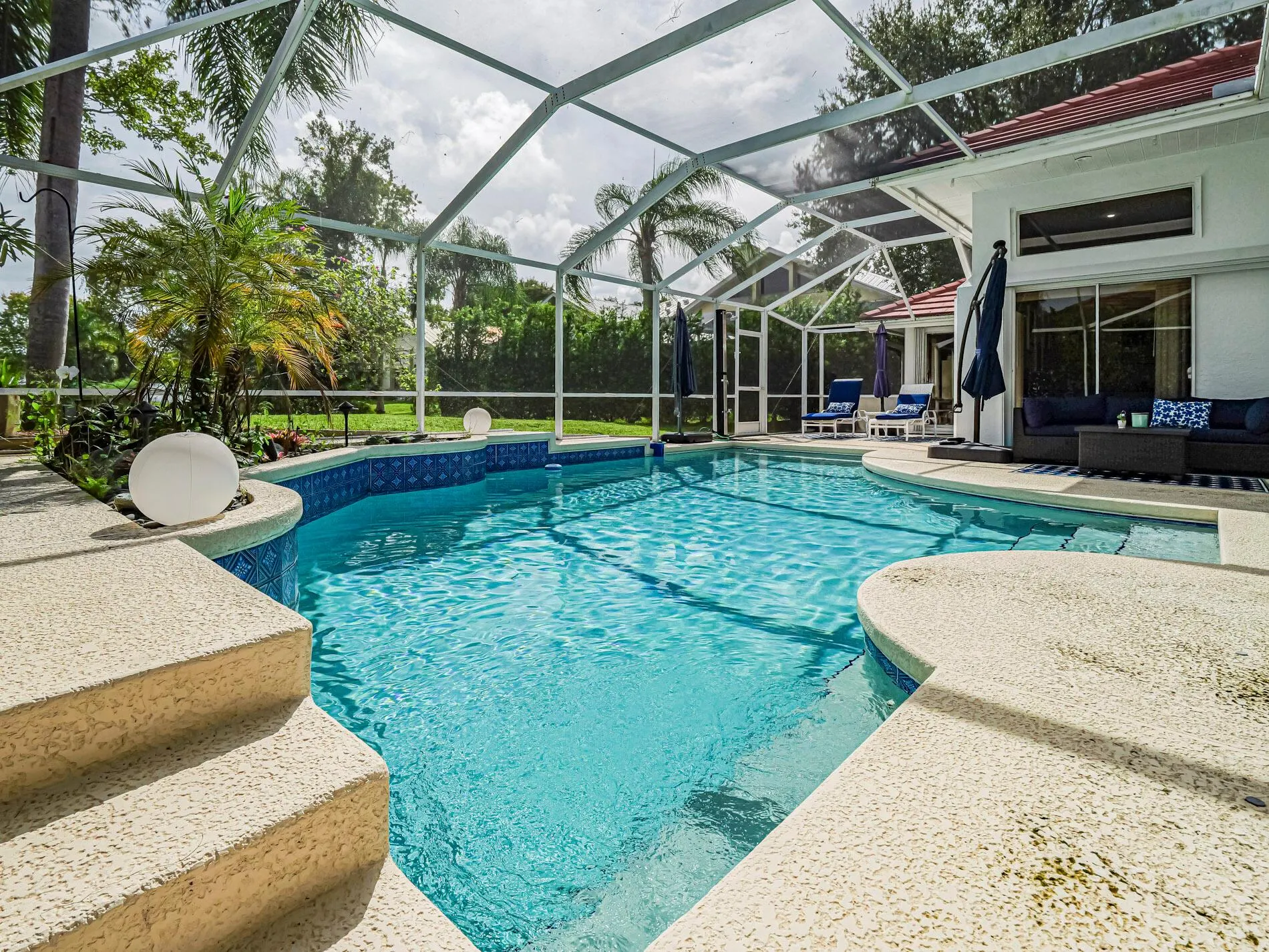 1137 SW Lighthouse Drive