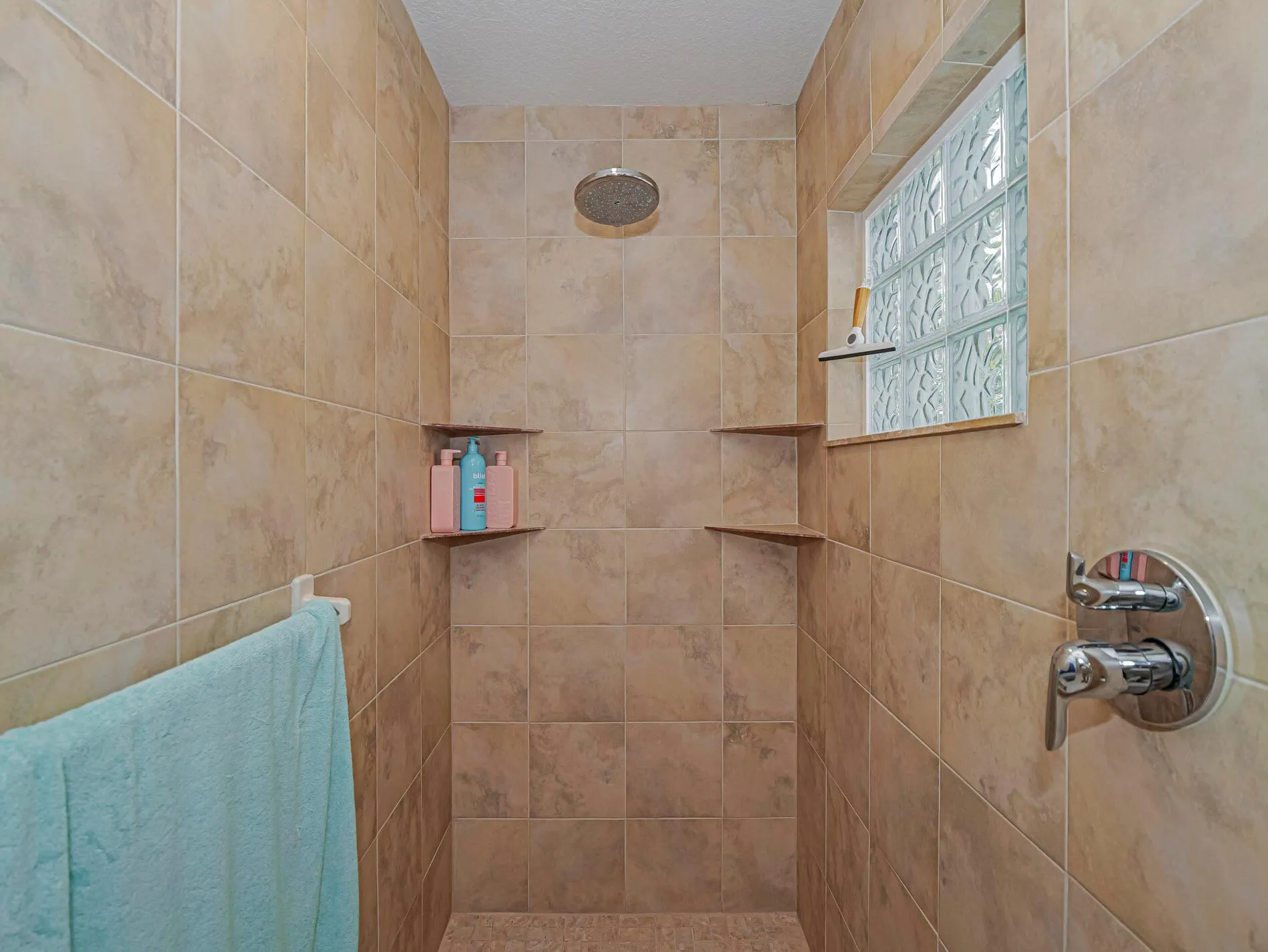 1137 SW Lighthouse Drive