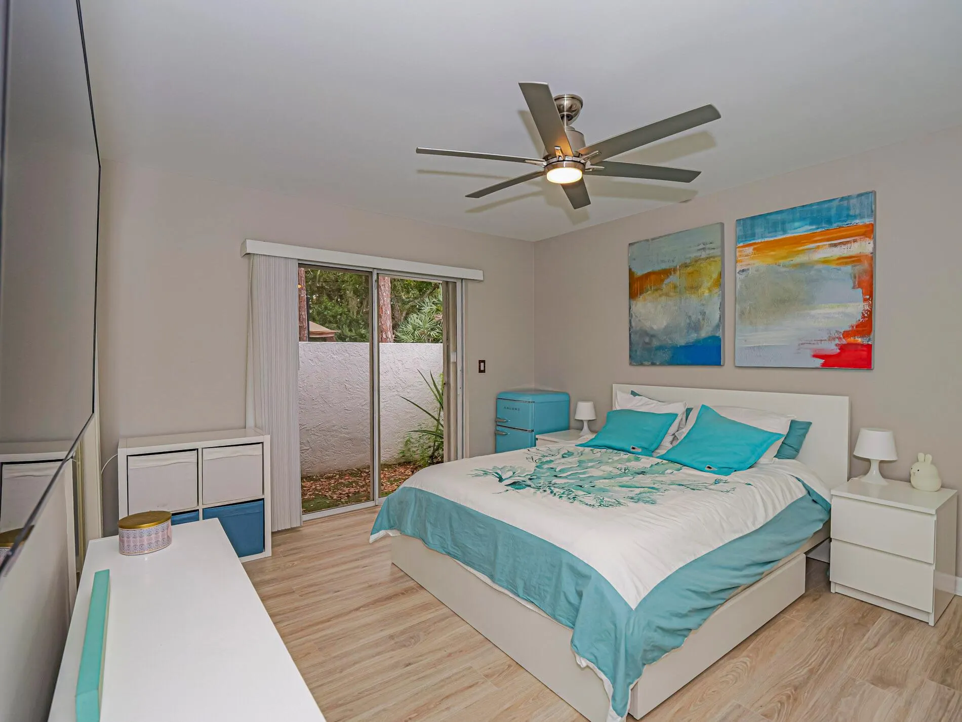1137 SW Lighthouse Drive